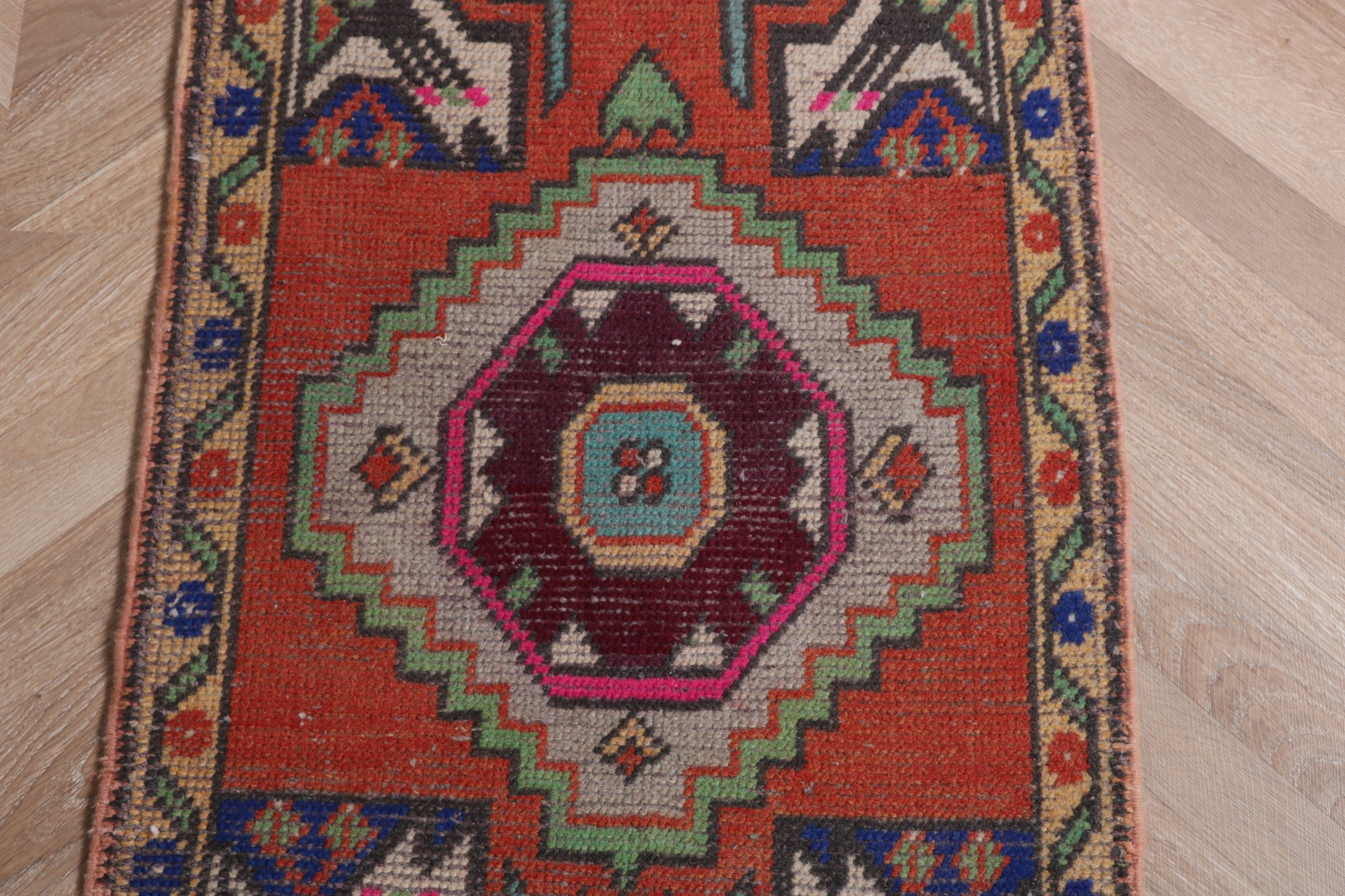 Vintage Halı, Çocuk Halıları, El Dokuma Halı, Turuncu Anadolu Halıları, Mutfak Halısı, 1.6x3 ft Küçük Halı, Türk Halısı, Araba Paspas Halıları, Soğuk Halı