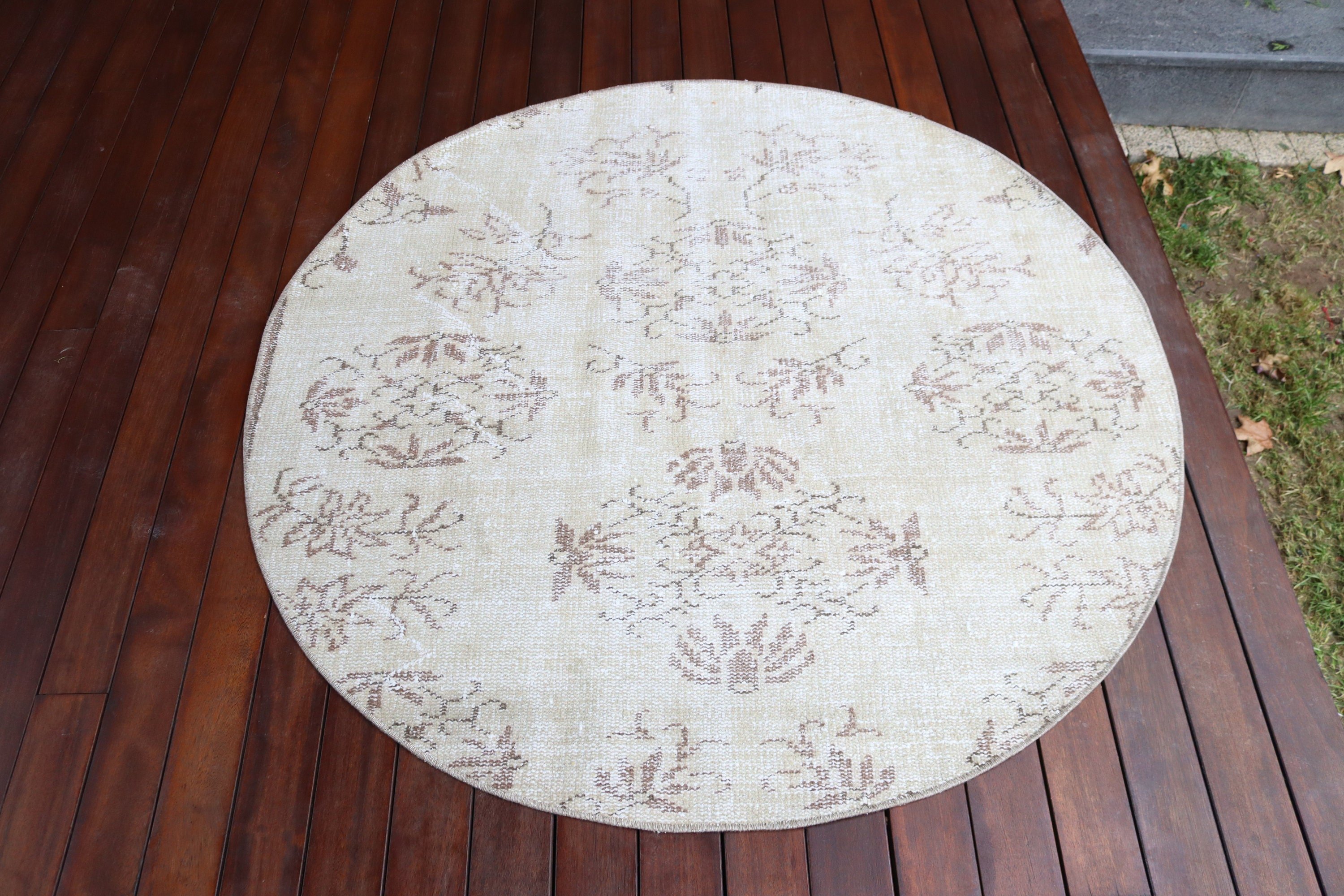 Vintage Halılar, Türk Halısı, Çocuk Halısı, 4.3x4.4 ft Vurgulu Halılar, Mutfak Halıları, Vintage Dekor Halısı, Bej Soğuk Halı, Anadolu Halıları, Yer Halıları