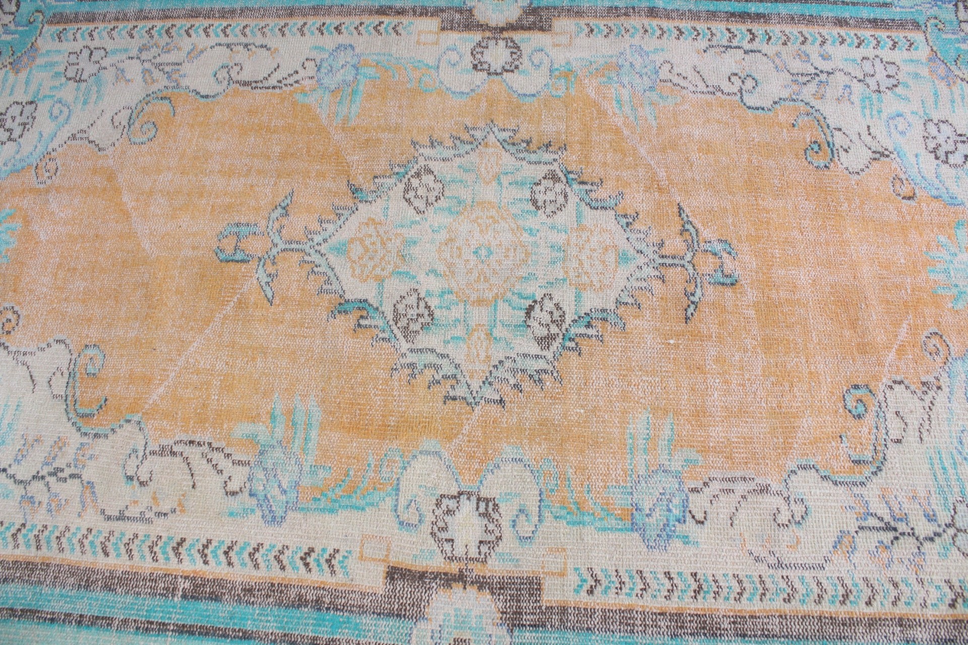 Çocuk Halıları, 4.5x7 ft Alan Halıları, Etnik Halı, Türk Halısı, Vintage Halı, Yemek Odası Halısı, Antika Halılar, Turuncu Oushak Halısı