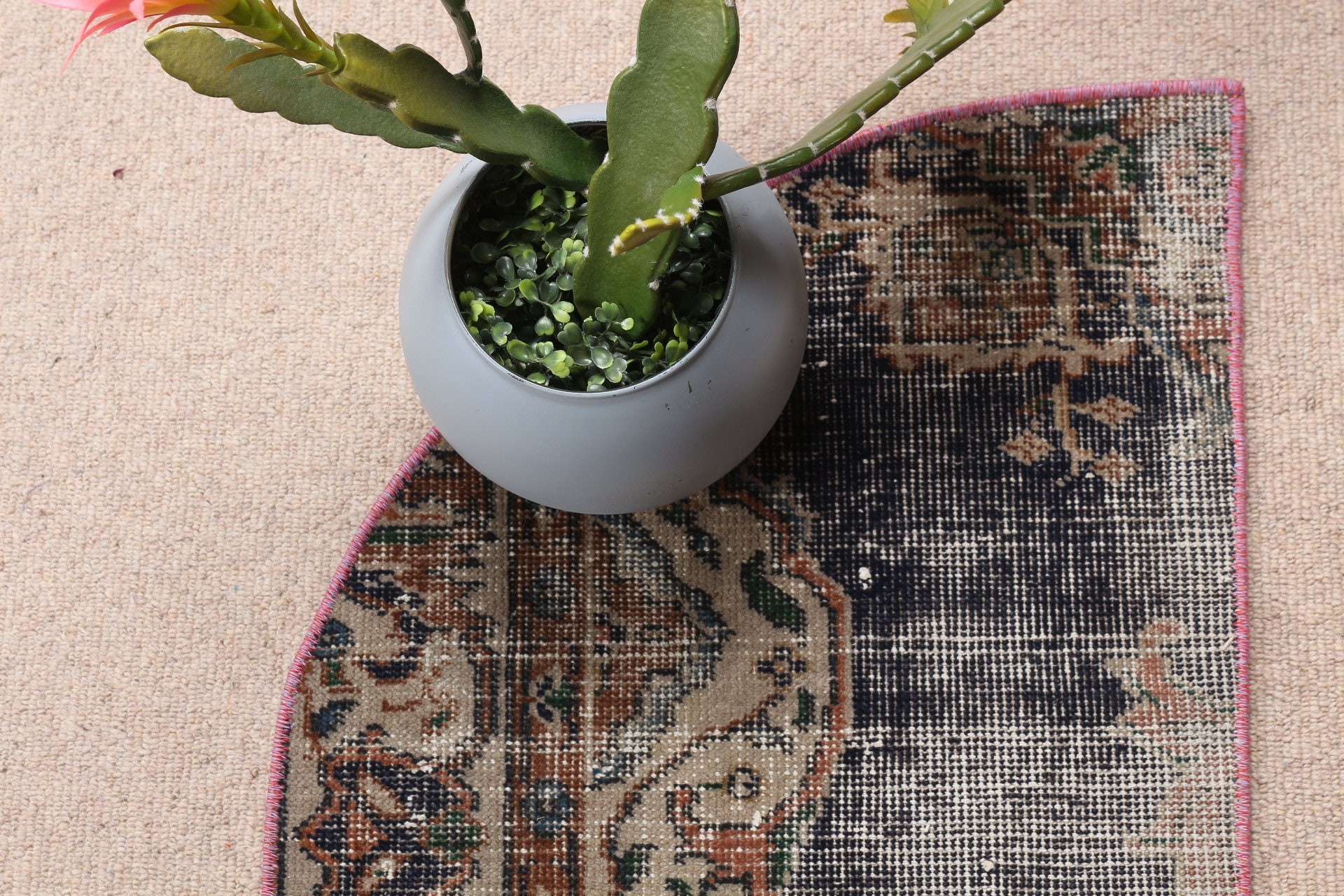 Vintage Rug, Bedroom Rug, Red  1.5x2.4 ft Small Rug, Moroccan Rug, Turkish Rug, Kitchen Rug, Wall Hanging Rug, Pale Rugs