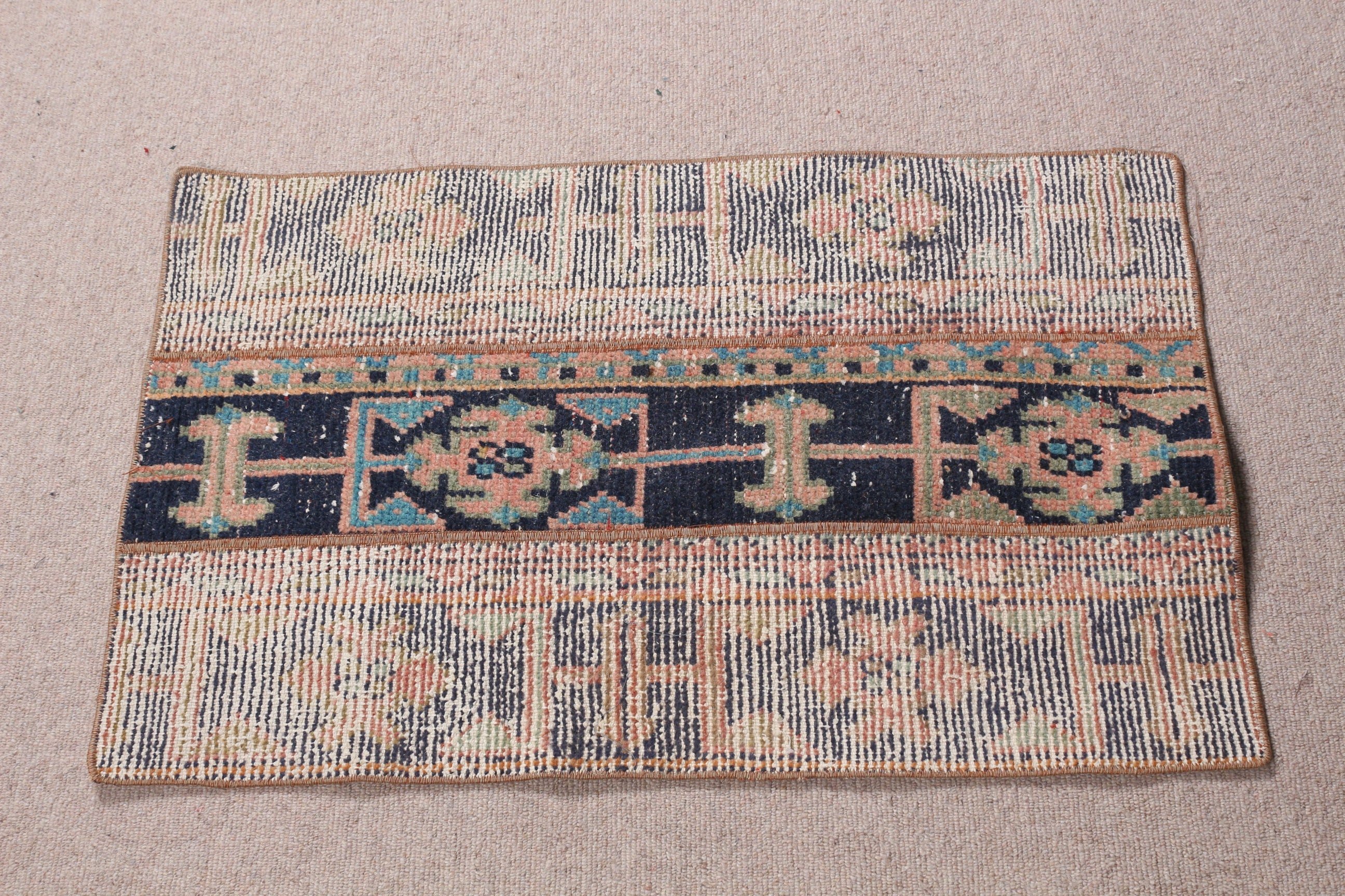 Duvara Asılan Halılar, 2x3,1 ft Küçük Halı, Vintage Halı, Pembe Yün Halı, Anadolu Halısı, Kapı Paspası Halısı, Türk Halısı, Yatak Odası Halıları, Soluk Halı