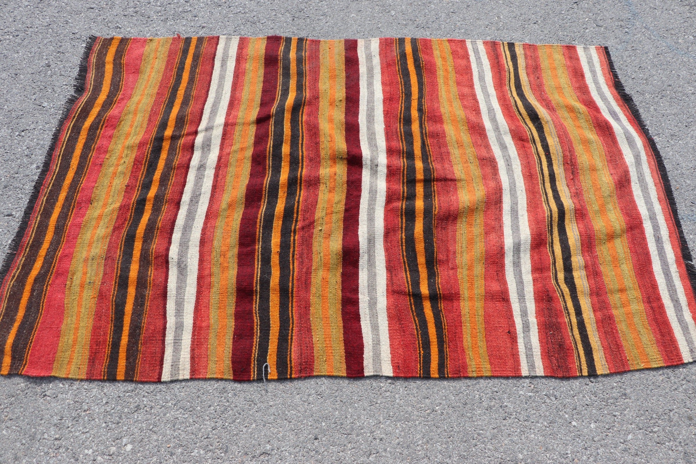 Anadolu Halıları, Kilim, Türk Halısı, Çocuk Halıları, Mutfak Halıları, Kırmızı 3,5x5,5 ft Aksan Halıları, Giriş Halısı, Vintage Halı, Yurt Halısı