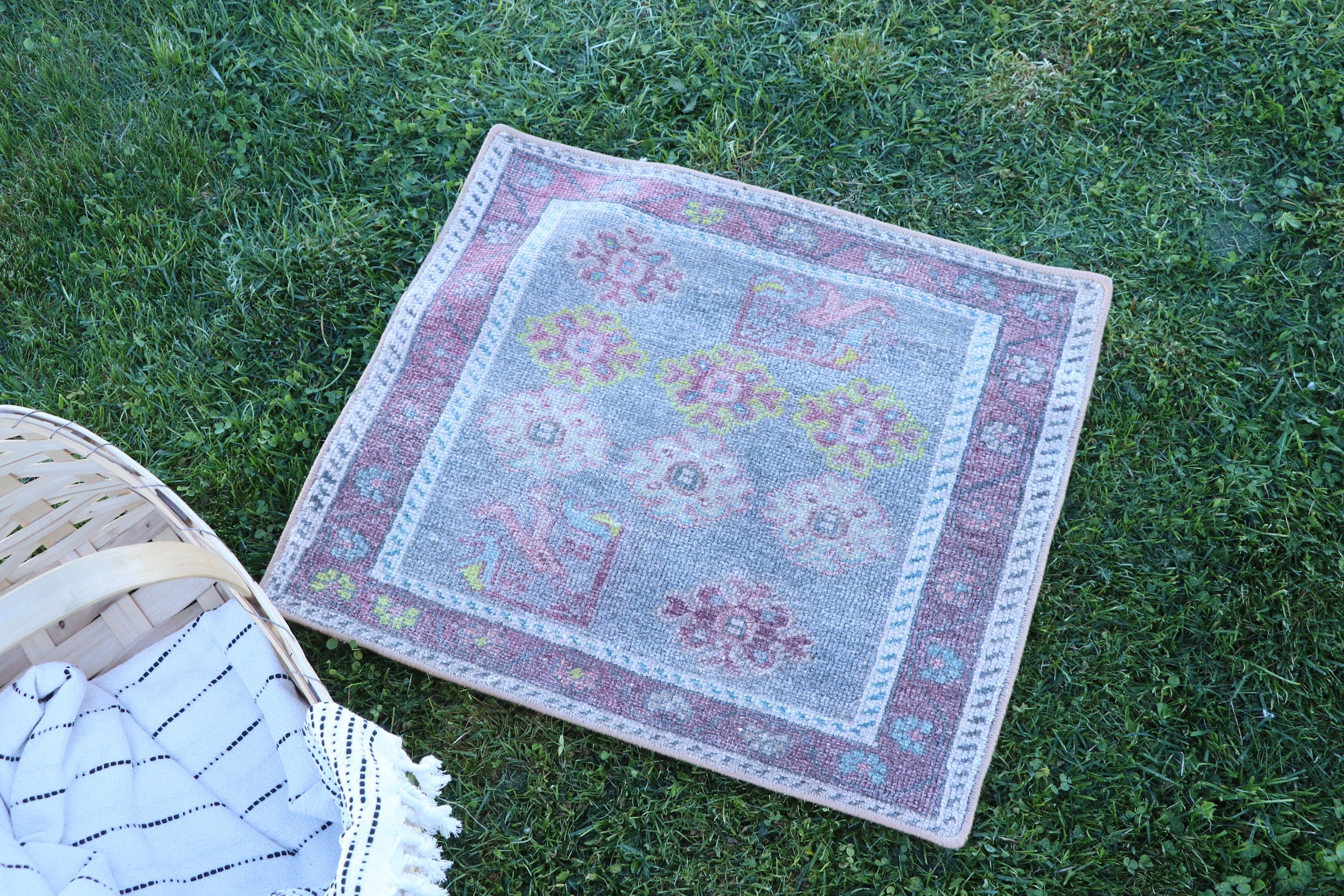 Araba Paspas Halısı, Vintage Halılar, 1.5x1.7 ft Küçük Halılar, Türk Halıları, Geometrik Halı, Gri Lüks Halı, Oushak Halı, Yatak Odası Halıları, Sanatsal Halılar