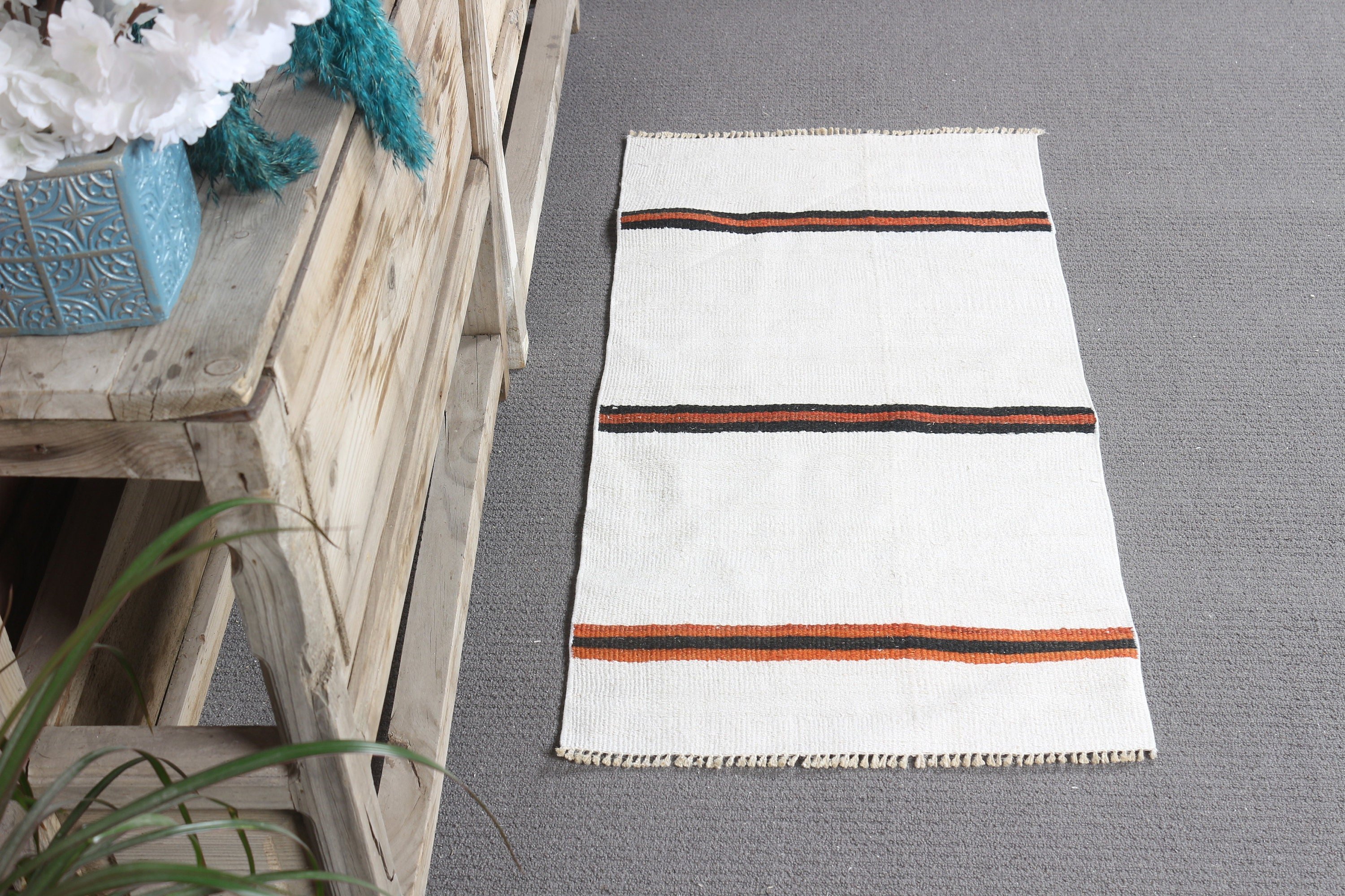 Vintage Rug, Wool Rugs, Bath Rug, 1.7x3.2 ft Small Rugs, White Cool Rug, Bedroom Rug, Antique Rugs, Rugs for Wall Hanging, Turkish Rug