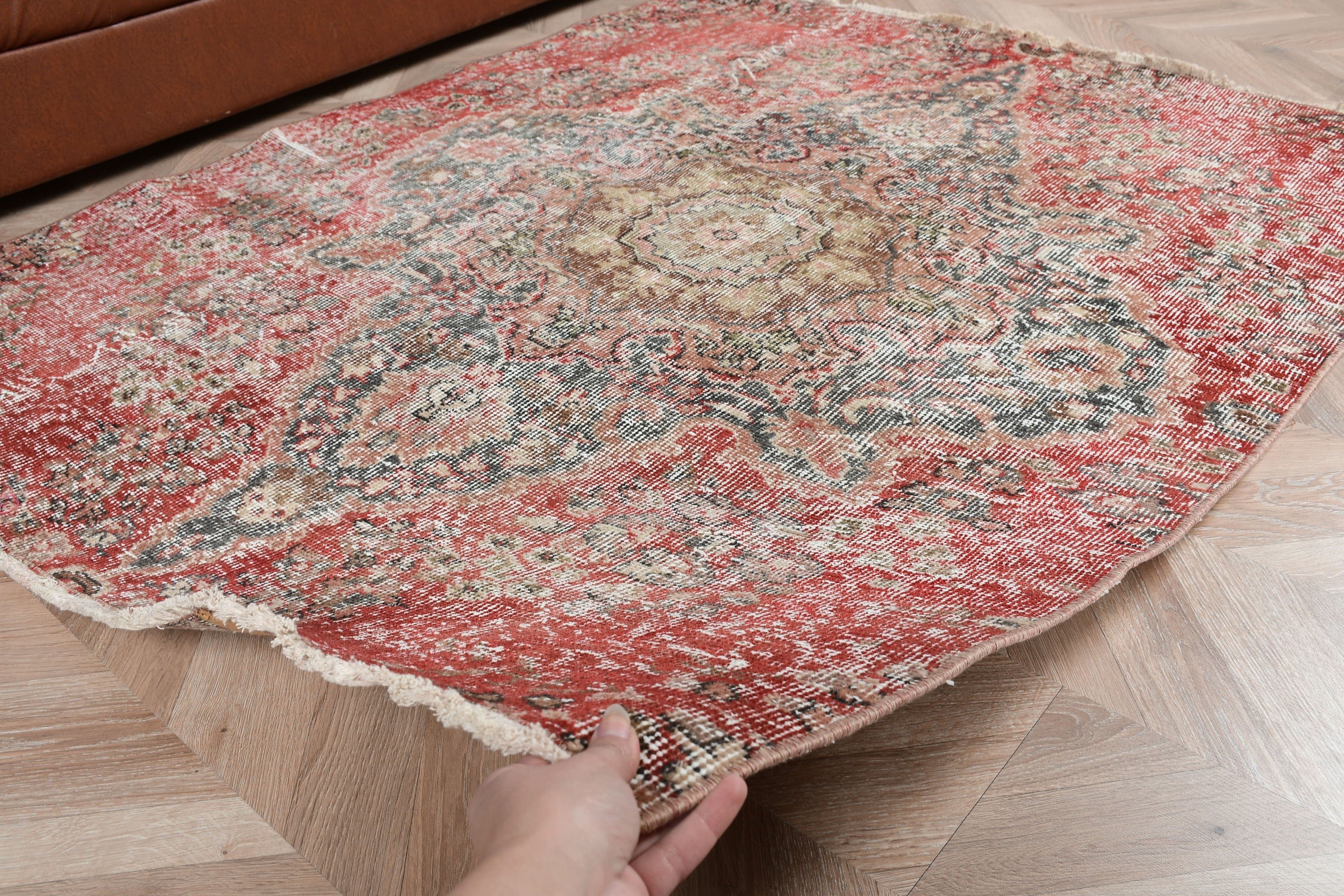 Giriş Halıları, 4.1x4.9 ft Aksan Halısı, Oryantal Halılar, Türk Halısı, Çocuk Odası Halıları, Yeşil Oushak Halıları, Çocuk Halısı, Yer Halıları, Vintage Halılar