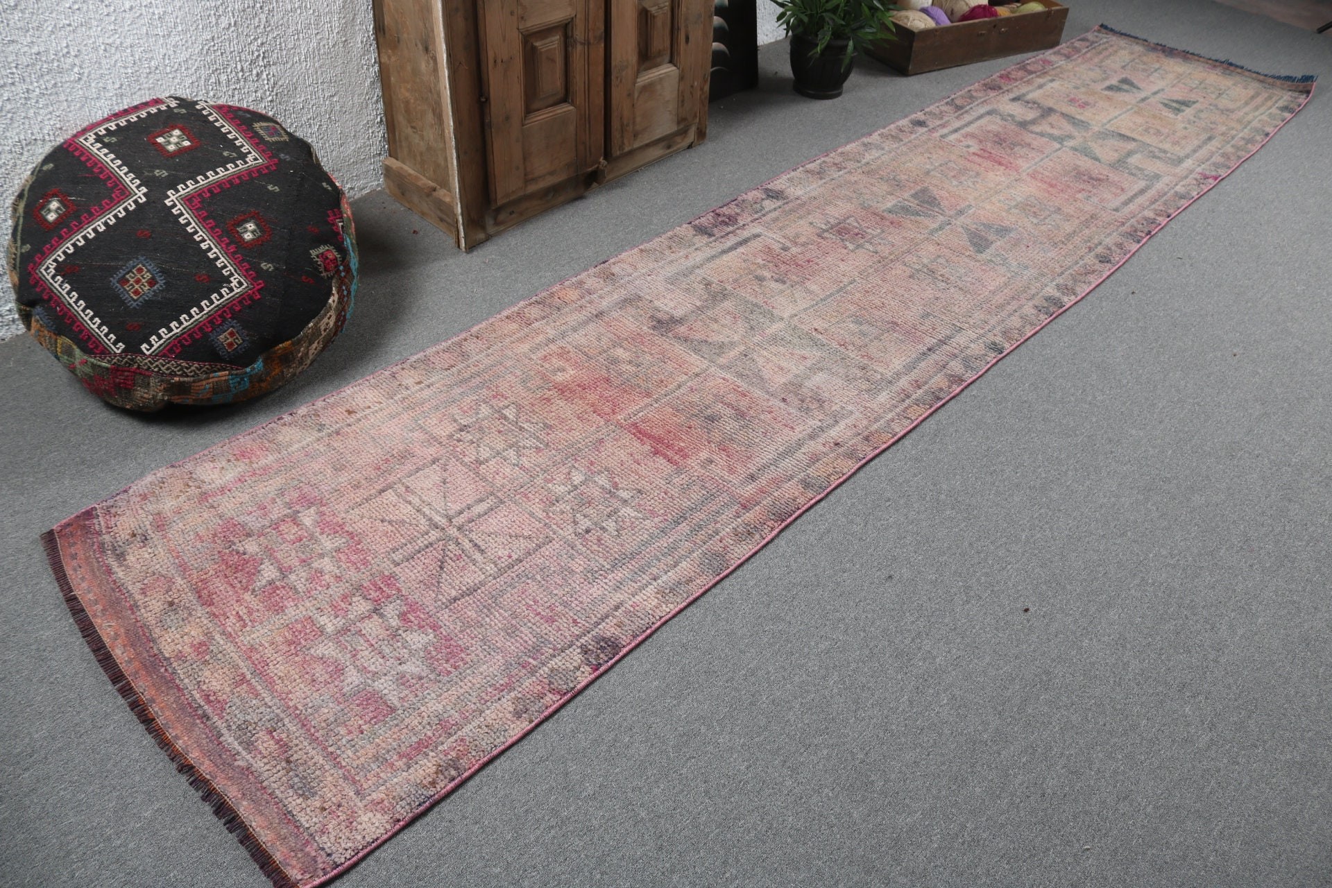 Pembe Bildirim Halısı, Vintage Halılar, Anadolu Halısı, 2,9x12,7 ft Yolluk Halıları, Türk Halısı, Oushak Halısı, Koridor Halıları, Uzun Yolluk Halıları