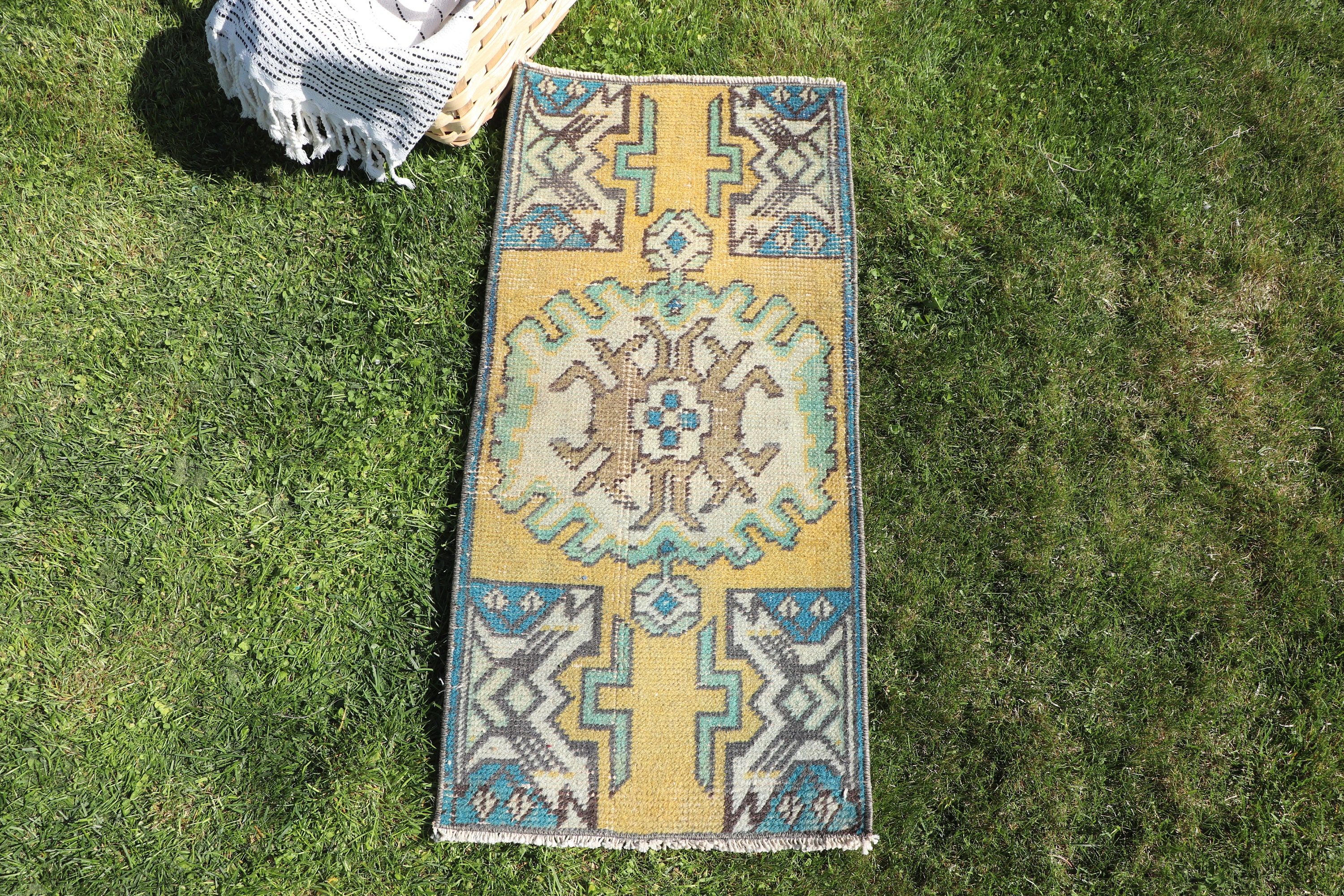 Sarı Nötr Halılar, 1.3x2.7 ft Küçük Halı, Küçük Vintage Halılar, Vintage Halı, Yatak Odası Halısı, Türk Halısı, Banyo Halıları, Ev Dekor Halısı