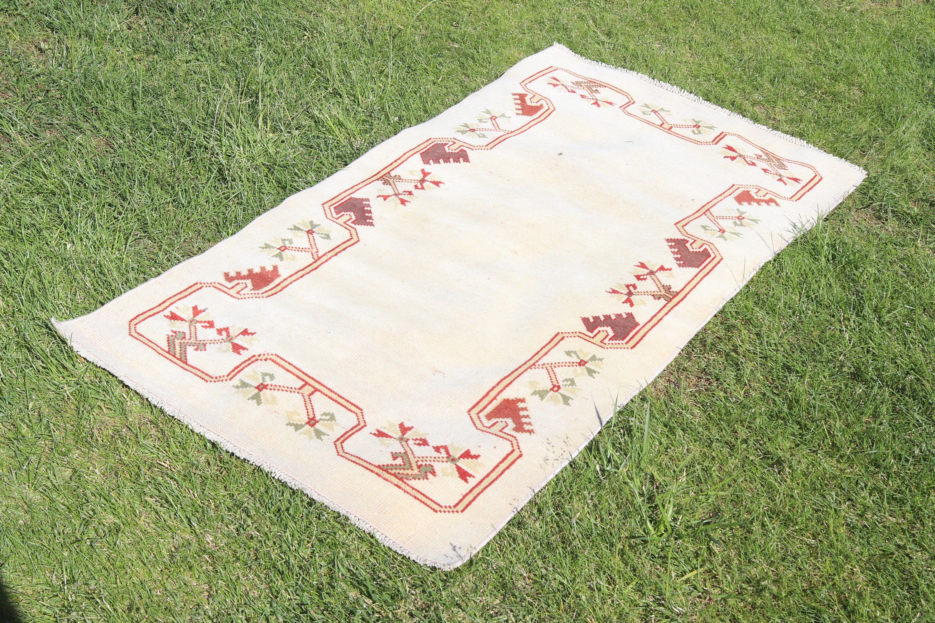 Bej Mutfak Halısı, 2.5x4.7 ft Küçük Halılar, Vintage Halılar, Paspas Halısı, Türk Halıları, Küçük Vintage Halılar, Mutfak Halısı, Oushak Halısı