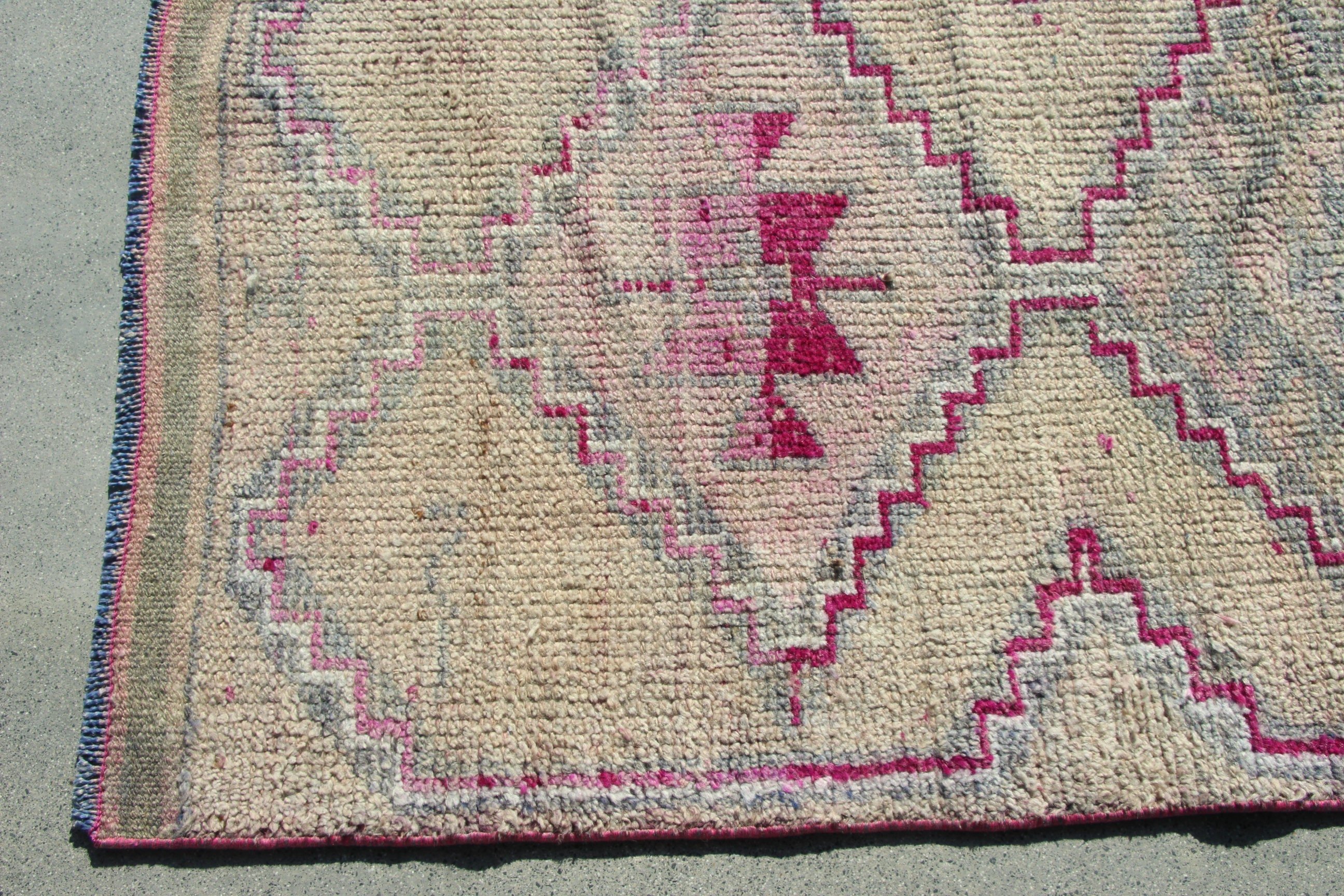 Organik Halılar, Merdiven Halıları, Uzun Yolluk Halısı, 3x10,1 ft Yolluk Halıları, Türk Halıları, Modern Halı, Ev Dekorasyonu Halıları, Pembe Lüks Halılar, Vintage Halı