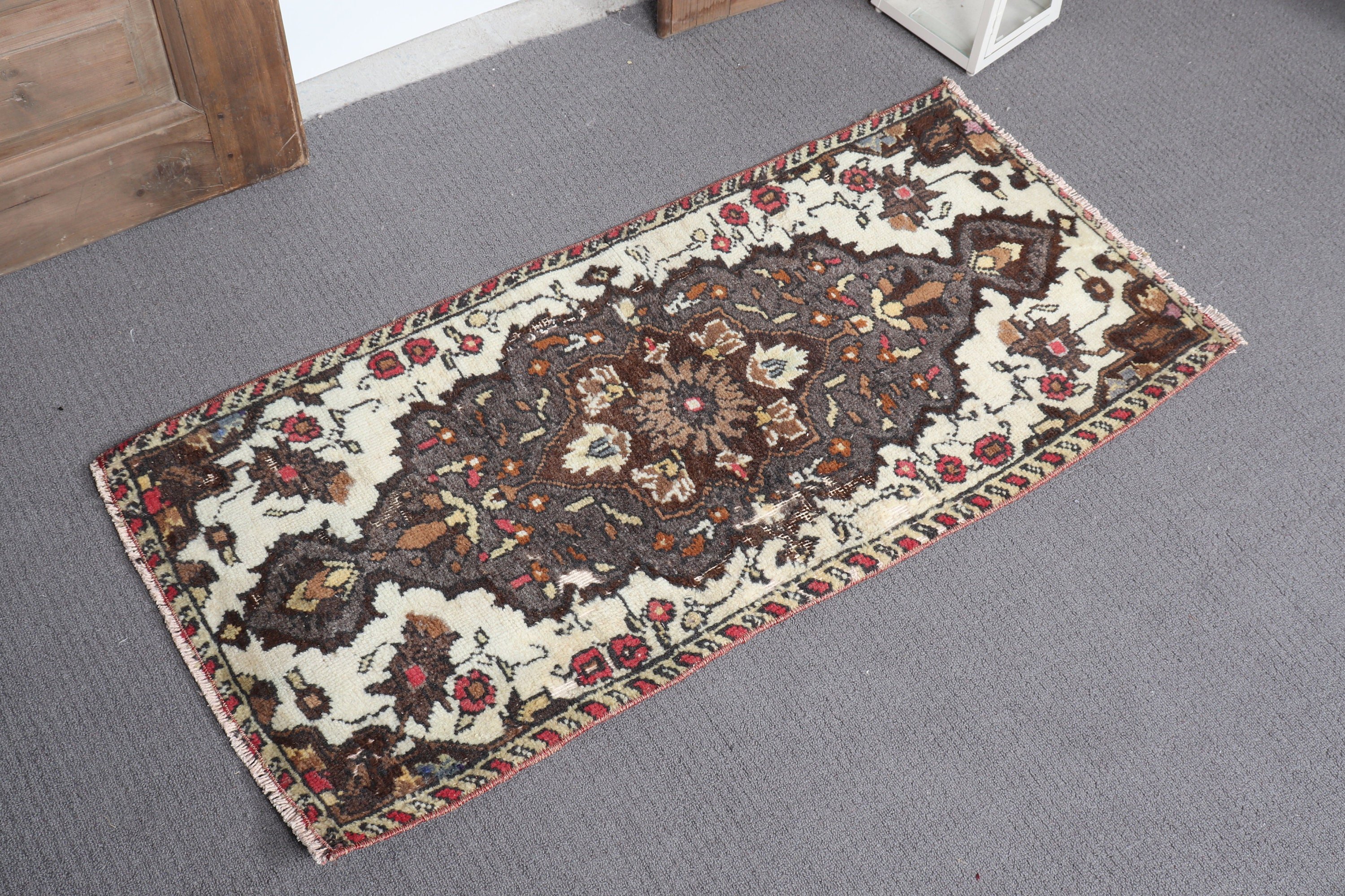 Duvara Asılı Halı, Bej Yün Halılar, 1.6x3.5 ft Küçük Halı, Mutfak Halısı, Kapı Paspası Halısı, Vintage Halılar, Türk Halısı, Yün Halı, Giriş Halıları