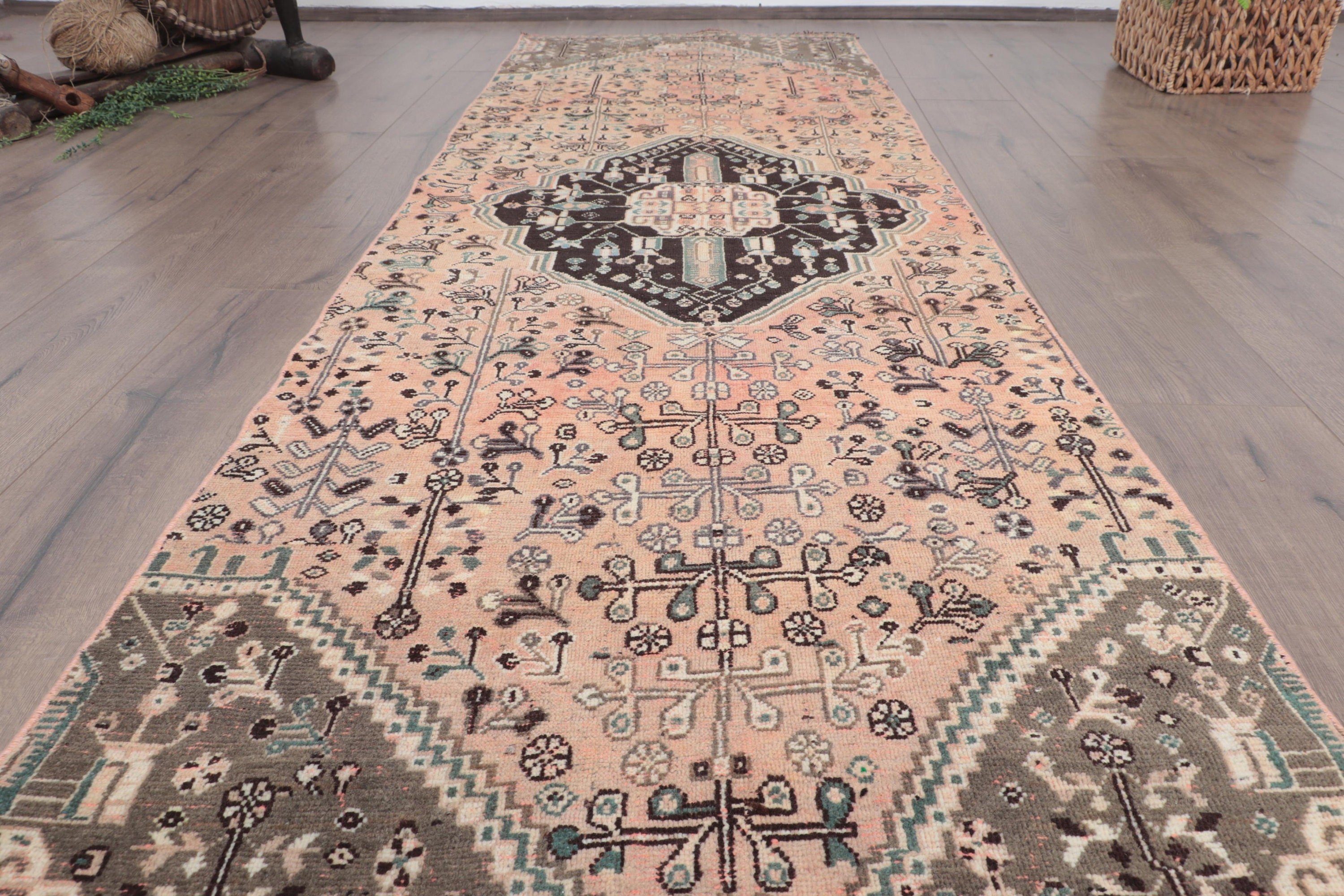 Koridor Halısı, 2.6x8.2 ft Yolluk Halısı, Türk Halısı, Lüks Halılar, Uzun Yolluk Halısı, Pembe Antika Halılar, Nötr Halılar, Anadolu Halıları, Vintage Halı