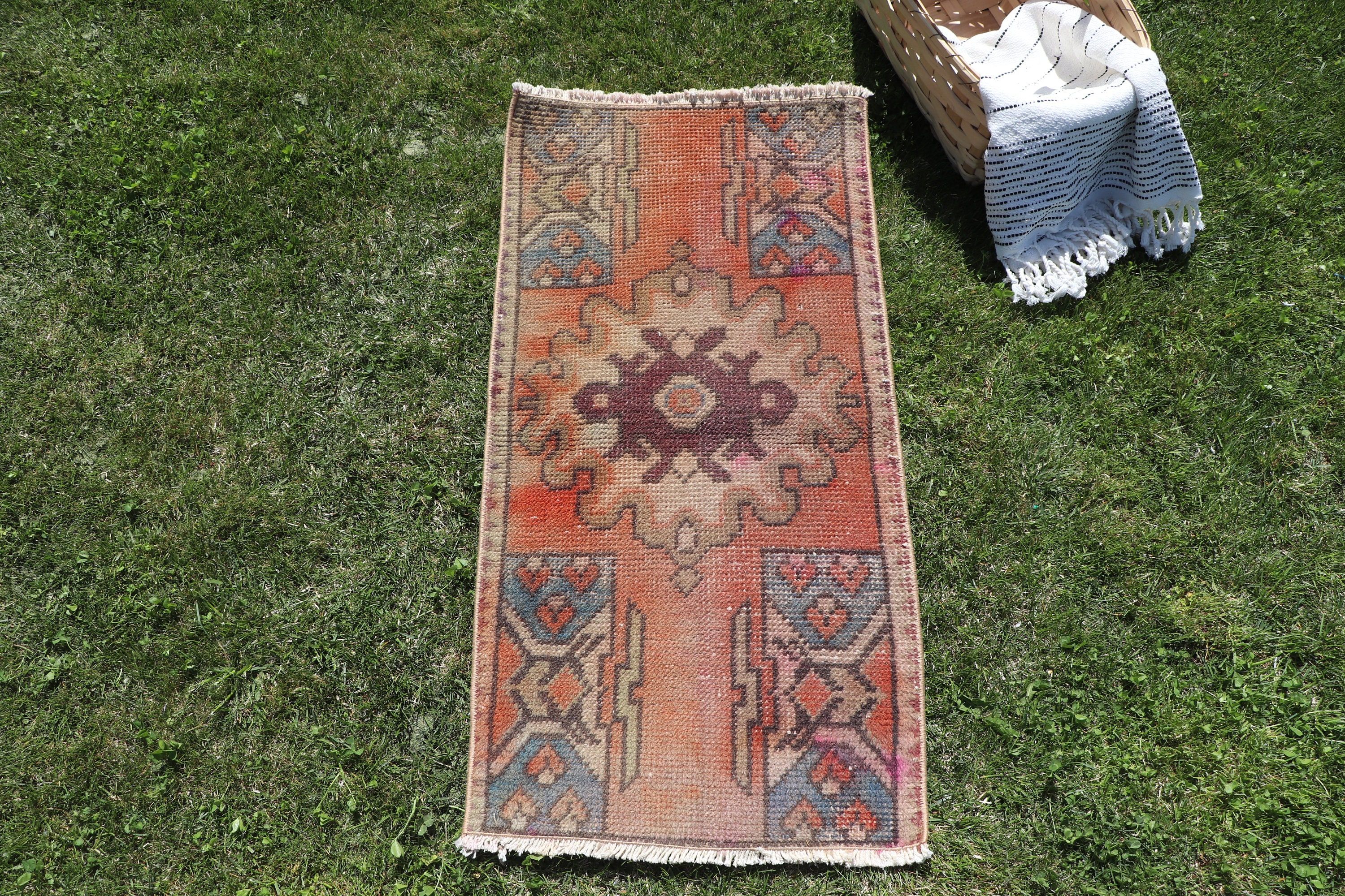 Havalı Halılar, Mutfak Halıları, Banyo Halısı, Yatak Odası Halıları, Vintage Halılar, Türk Halısı, Lüks Halılar, 1,5x3 ft Küçük Halı, Turuncu El Dokuma Halı