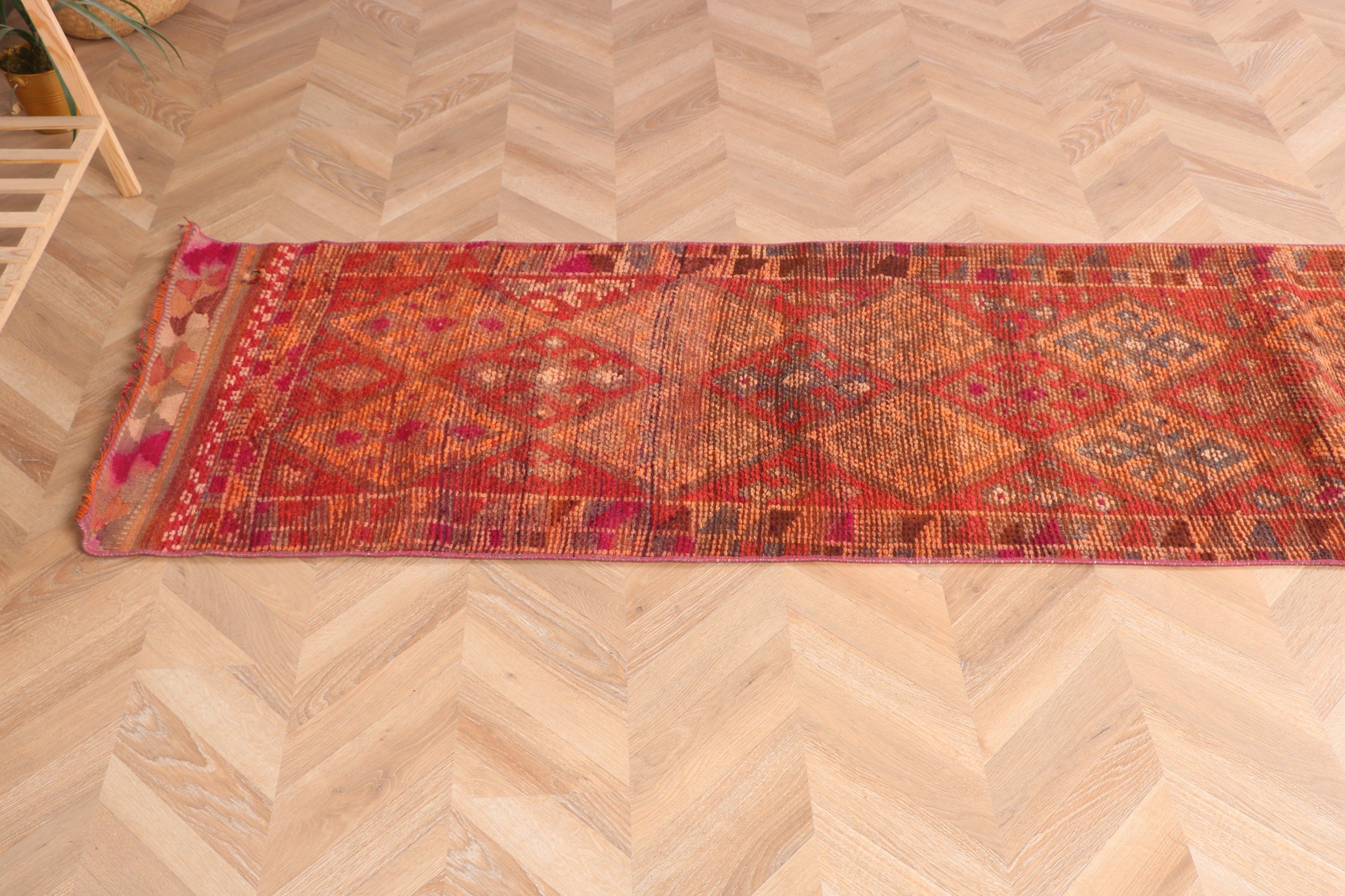 Koridor Halısı, Vintage Halılar, Oryantal Halı, Uzun Yolluk Halıları, 2.2x12.4 ft Yolluk Halısı, Türk Halıları, Pembe El Dokuma Halılar, Yatak Odası Halıları