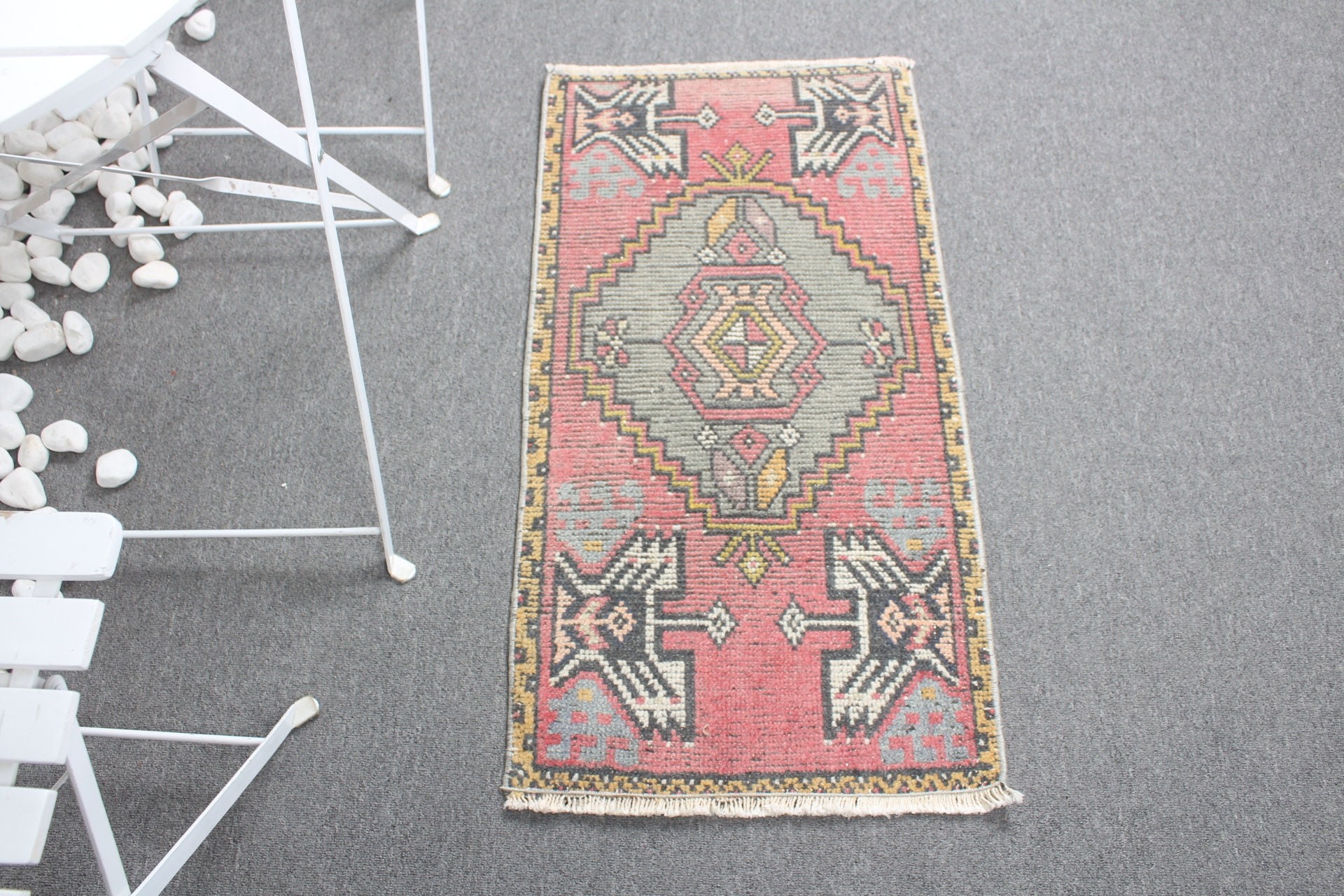 Pembe Havalı Halı, Vintage Halı, Türk Halısı, Çocuk Halısı, 3x1.6 ft Küçük Halı, Antika Halılar, Oryantal Halı, Türkiye Halısı, Giriş Halıları, Banyo Halısı