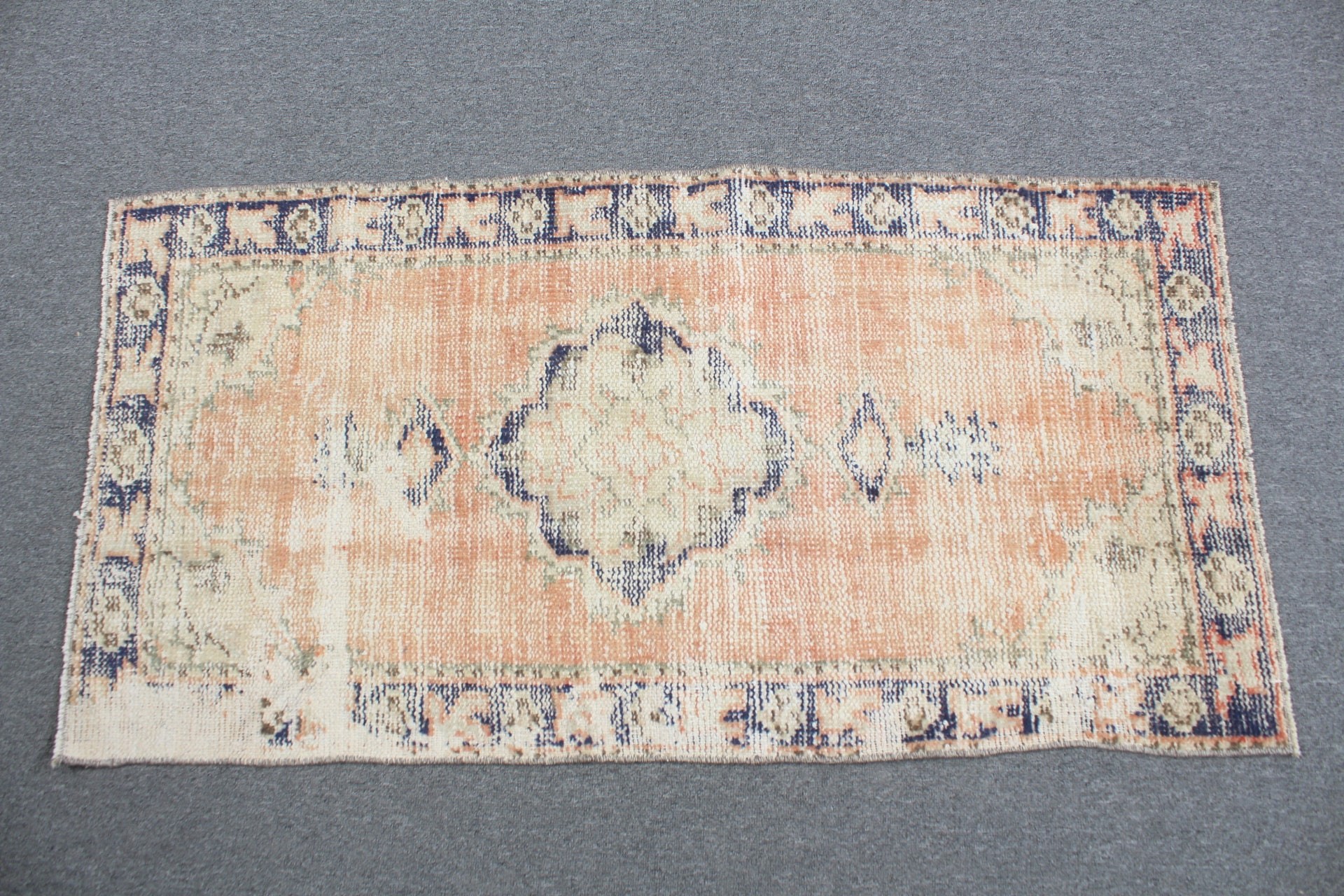 Eklektik Halı, Yatak Odası Halısı, Turuncu Ev Dekorasyonu Halısı, Duvara Asılı Halı, 2.1x4 ft Küçük Halı, Vintage Halı, Türk Halısı, Havalı Halı