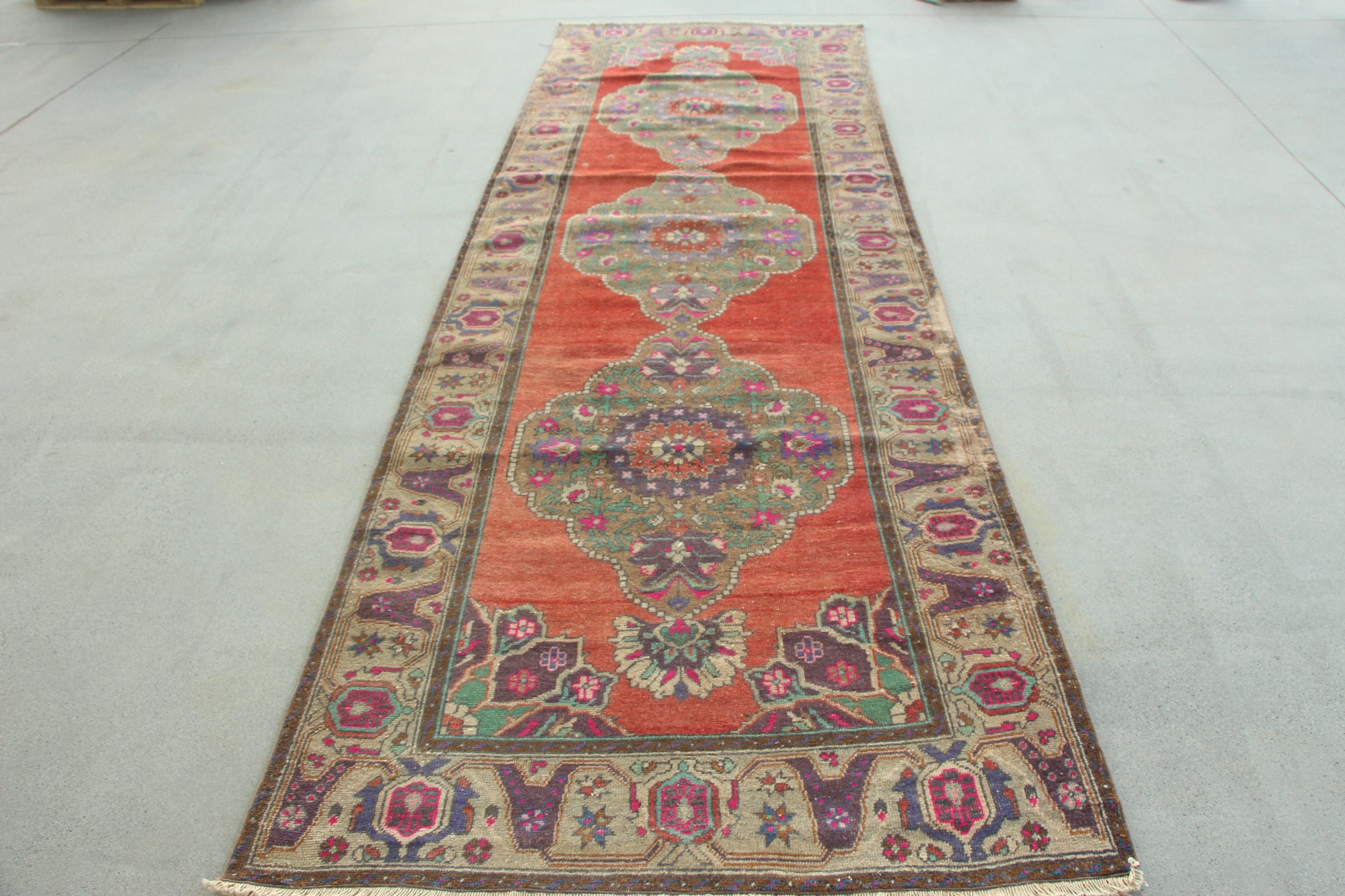 3.7x11.5 ft Runner Halı, Mutfak Halısı, Beni Ourain Runner Halıları, Vintage Halı, Oushak Halıları, Türk Halısı, Lüks Halılar, Kırmızı Oryantal Halılar