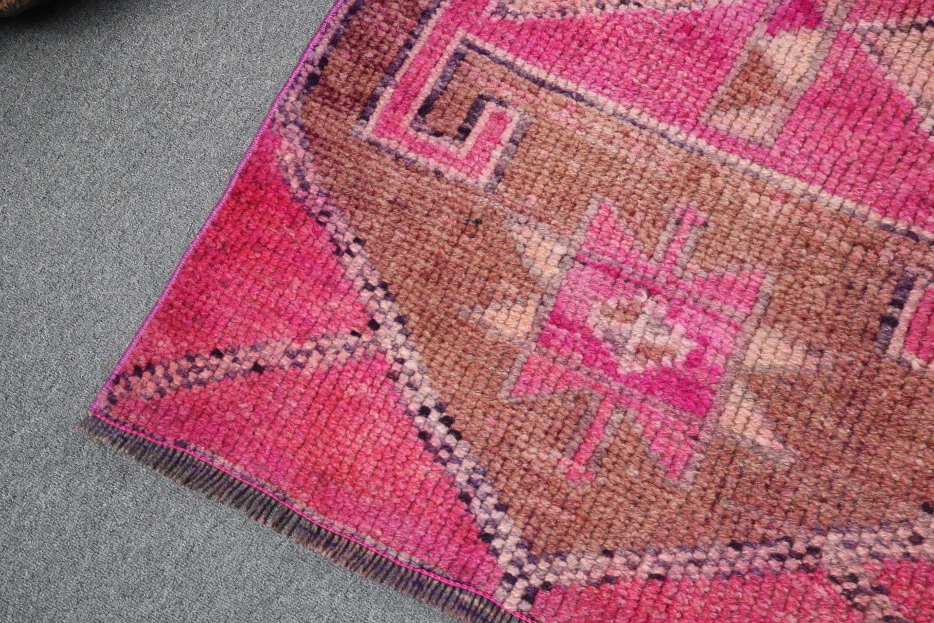 Yün Halı, Uzun Yolluk Halıları, Türk Halısı, Pembe Nötr Halı, Oryantal Halı, Mutfak Halıları, Runner Halıları, 2.7x11 ft Runner Halıları, Vintage Halı