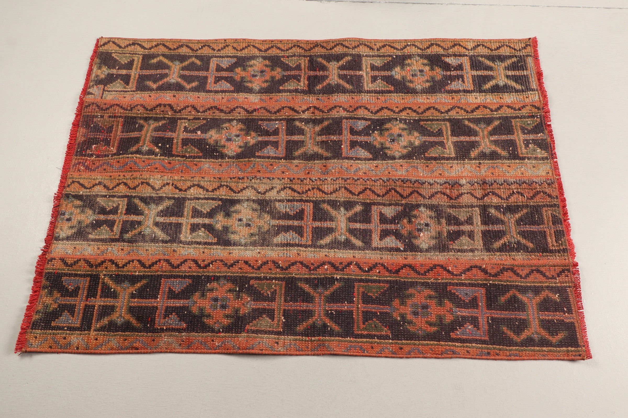 Antika Halı, Çocuk Odası Halıları, 2.8x4 ft Küçük Halı, Kırmızı Yer Halısı, Yün Halı, Vintage Halı, Araba Paspas Halısı, Türk Halısı, Duvar Asılı Halılar