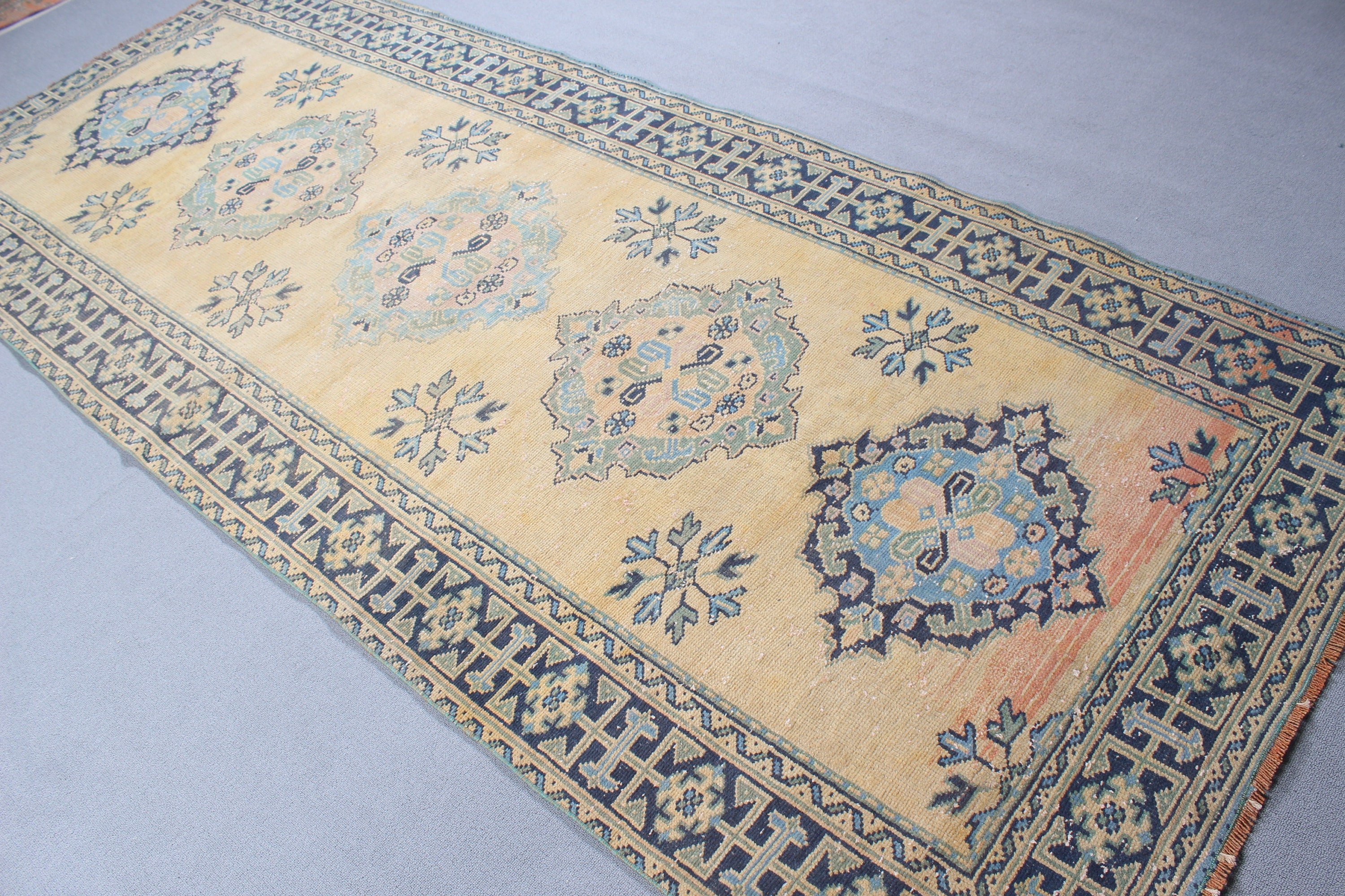 Boho Halı, Vintage Halı, 4.4x10.8 ft Büyük Halılar, Türk Halısı, Oturma Odası Halıları, Sarı Antika Halılar, Yatak Odası Halıları, Açıklama Halısı, Oushak Halısı