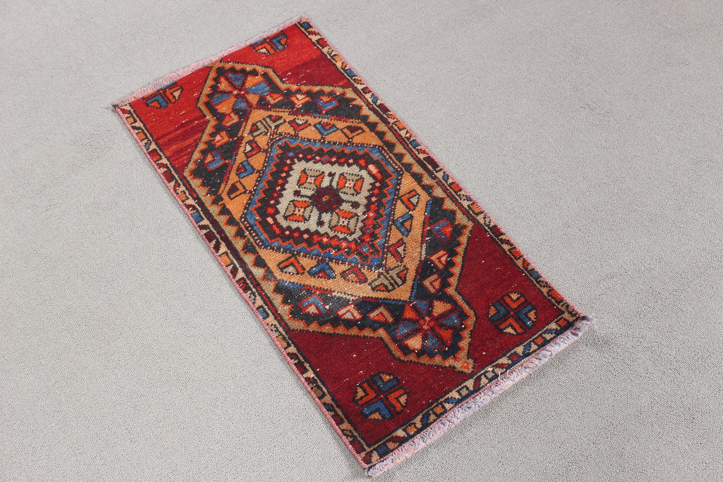 Çocuk Halısı, Kırmızı Soğuk Halılar, Vintage Halı, 1.3x2.6 ft Küçük Halılar, Yün Halılar, Vintage Dekor Halı, Türk Halıları, Fas Halısı, Duvara Asılı Halılar