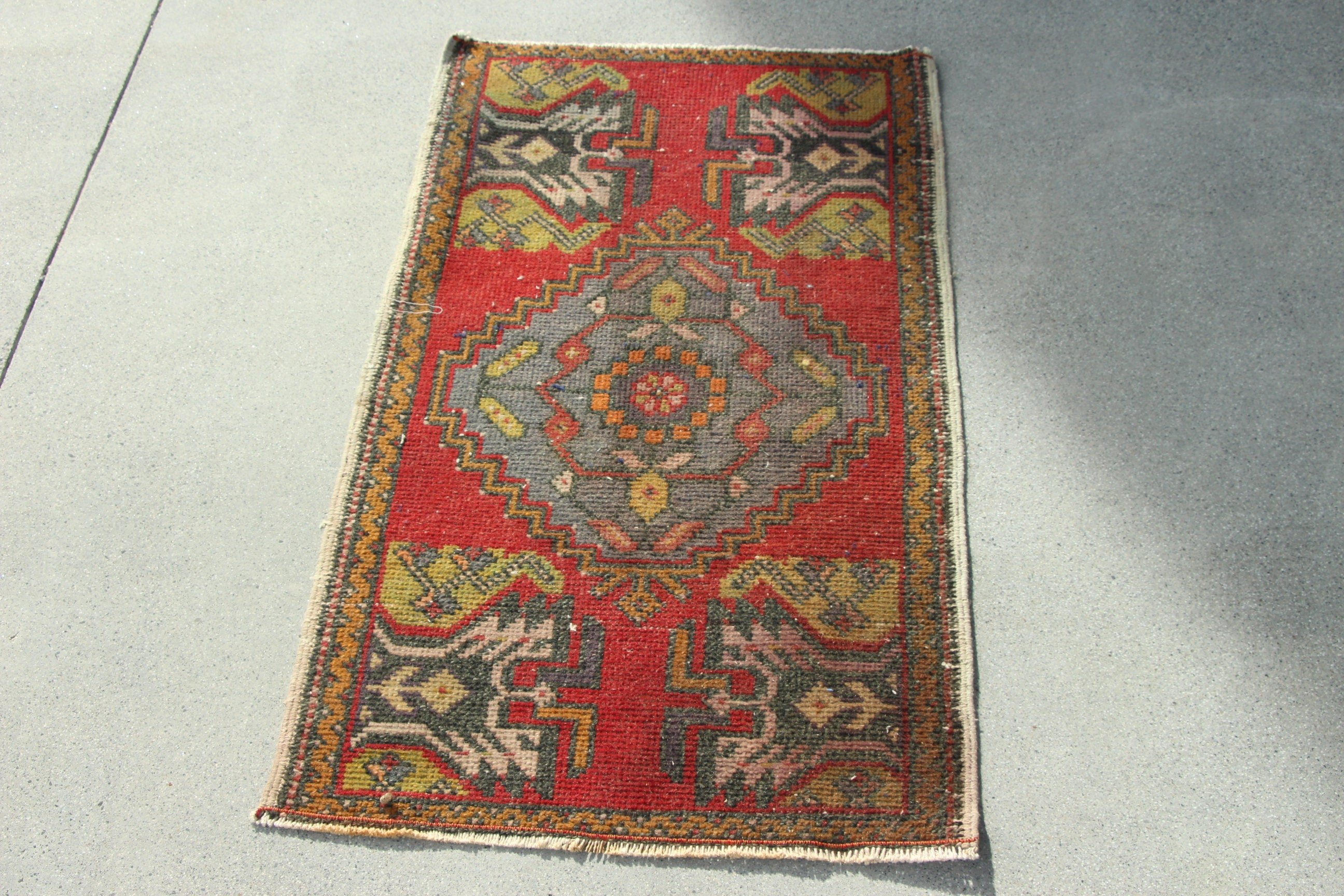 Giriş Halıları, Türk Halısı, Küçük Vintage Halı, Yatak Odası Halısı, 1.7x3 ft Küçük Halı, Ev Dekor Halısı, Giriş Halısı, Vintage Halı, Kırmızı El Dokuma Halı