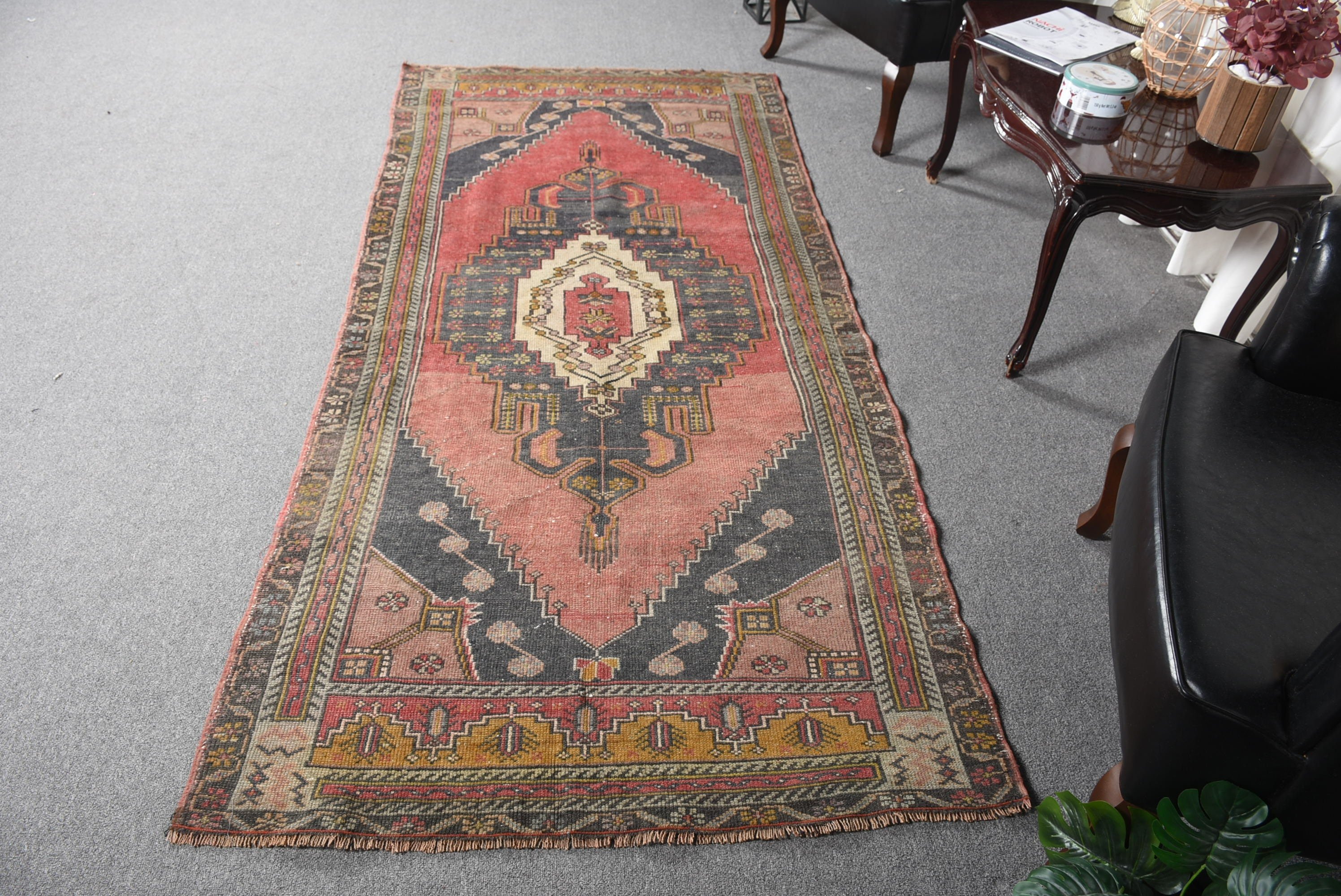 Anadolu Halısı, Türk Halısı, Antik Halı, Kırmızı Mutfak Halısı, 3,7x8 ft Alan Halısı, Yatak Odası Halısı, Vintage Halı, Yemek Odası Halısı, İç Mekan Halıları