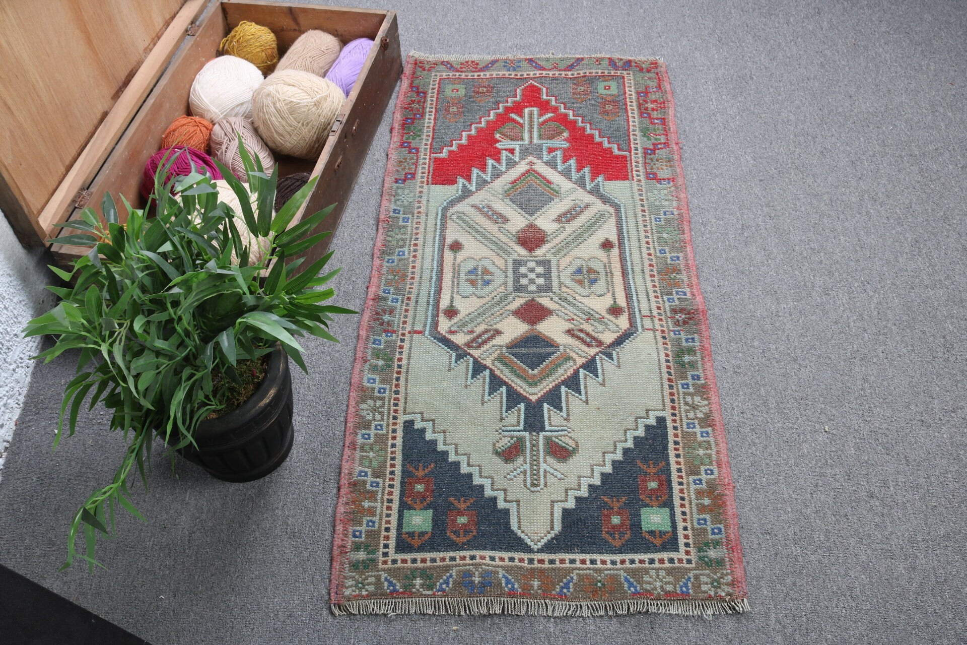 Door Mat Rug, Small Area Rugs, 1.9x3.9 ft Small Rugs, Green Anatolian Rug, Cool Rug, Anatolian Rug, Modern Rug, Turkish Rug, Vintage Rug