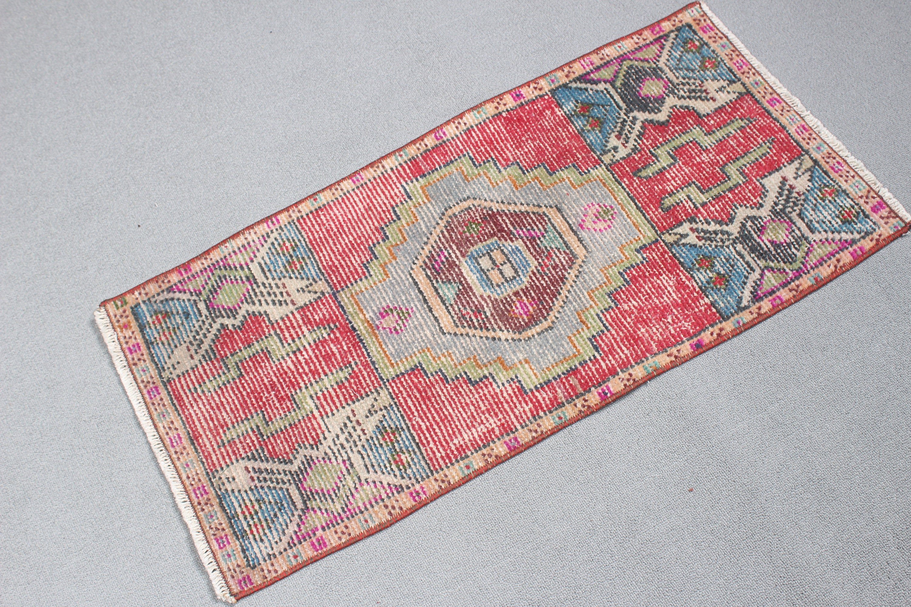 Küçük Vintage Halılar, 1.4x3 ft Küçük Halılar, Bildiri Halısı, Türk Halısı, Kırmızı El Dokuma Halılar, Araba Paspas Halıları, Mutfak Halıları, Vintage Halılar