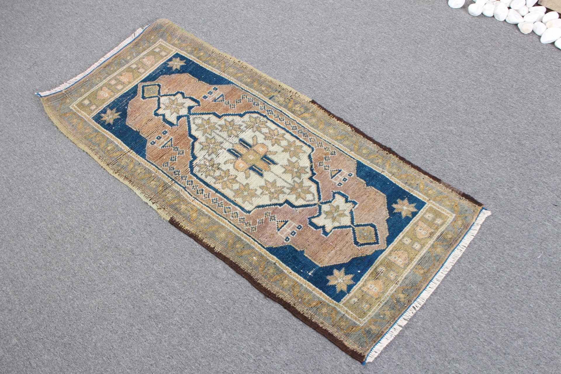 Turuncu Yün Halı, Türk Halıları, Vintage Halılar, Paspas Halıları, 1.6x3.8 ft Küçük Halı, Çocuk Halısı, Antika Halı, Anadolu Halısı, Banyo Halıları