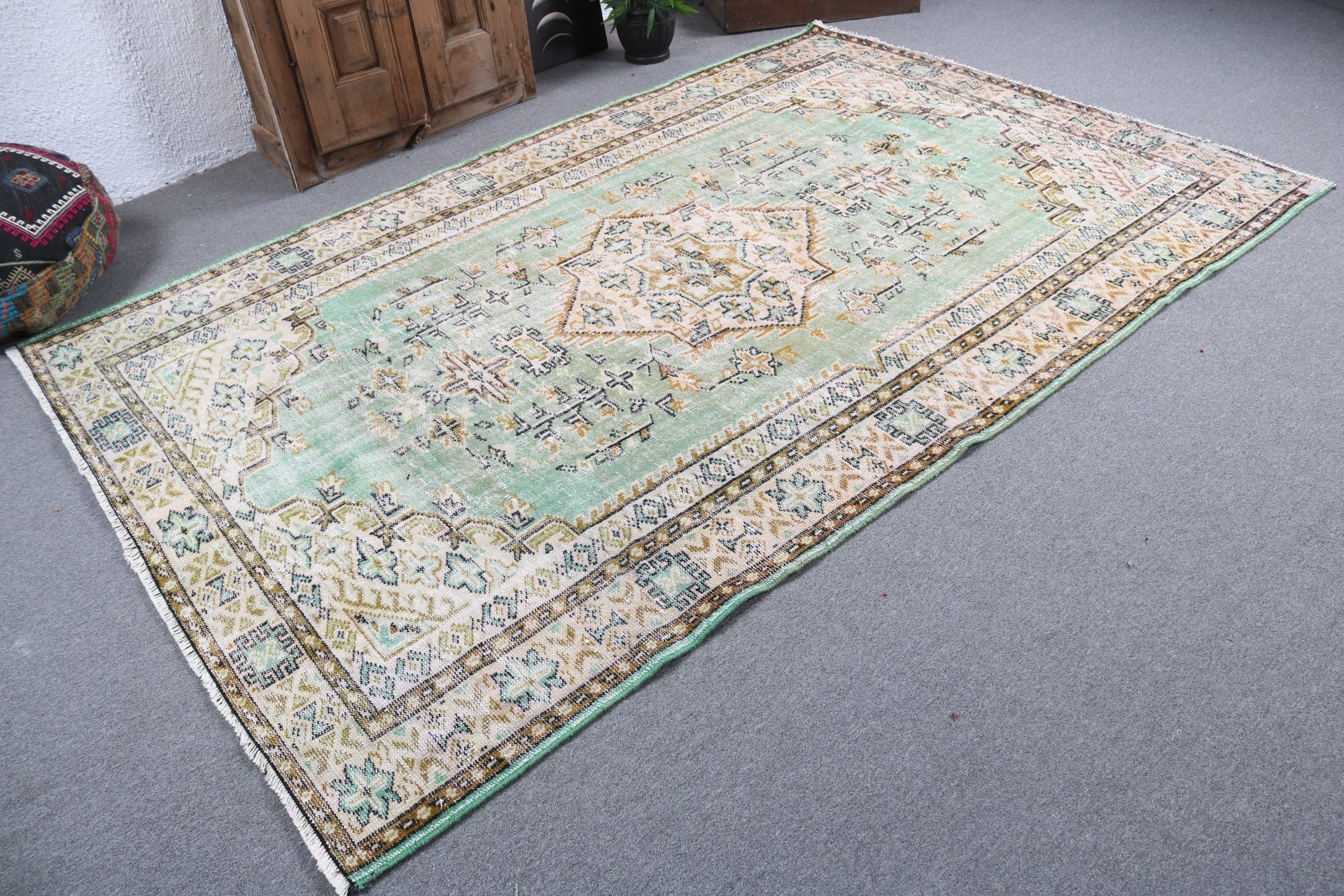 Boho Rug, Green Bedroom Rug, Rugs for Salon, Oushak Rug, Turkish Rug, Vintage Rug, Large Vintage Rugs, 6x9.2 ft Large Rugs, Luxury Rugs