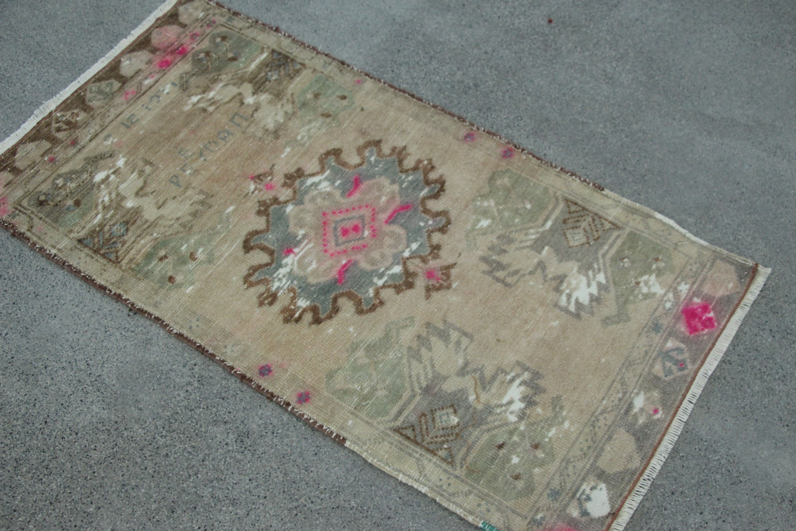 Sessiz Halı, 1.7x3.2 ft Küçük Halı, Bej Yatak Odası Halıları, Türk Halıları, Araba Paspas Halıları, Oryantal Halılar, Kapı Paspas Halısı, Vintage Halı, Ev Dekor Halısı