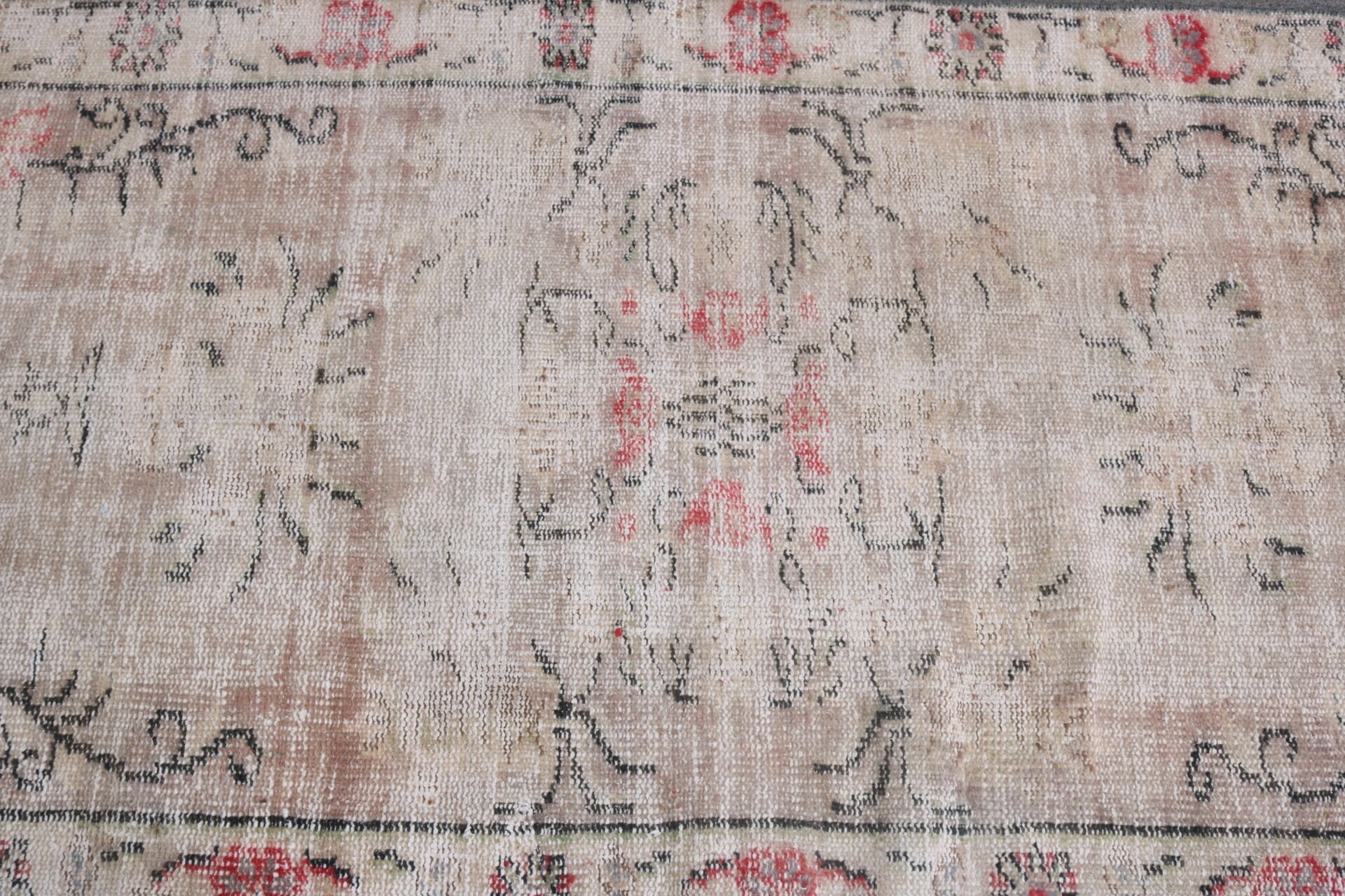 Bej Anadolu Halıları, Çocuk Halıları, Soğuk Halı, Türk Halısı, Oryantal Halı, Çocuk Odası Halıları, Yatak Odası Halıları, Vintage Halılar, 3x6.4 ft Accent Halı