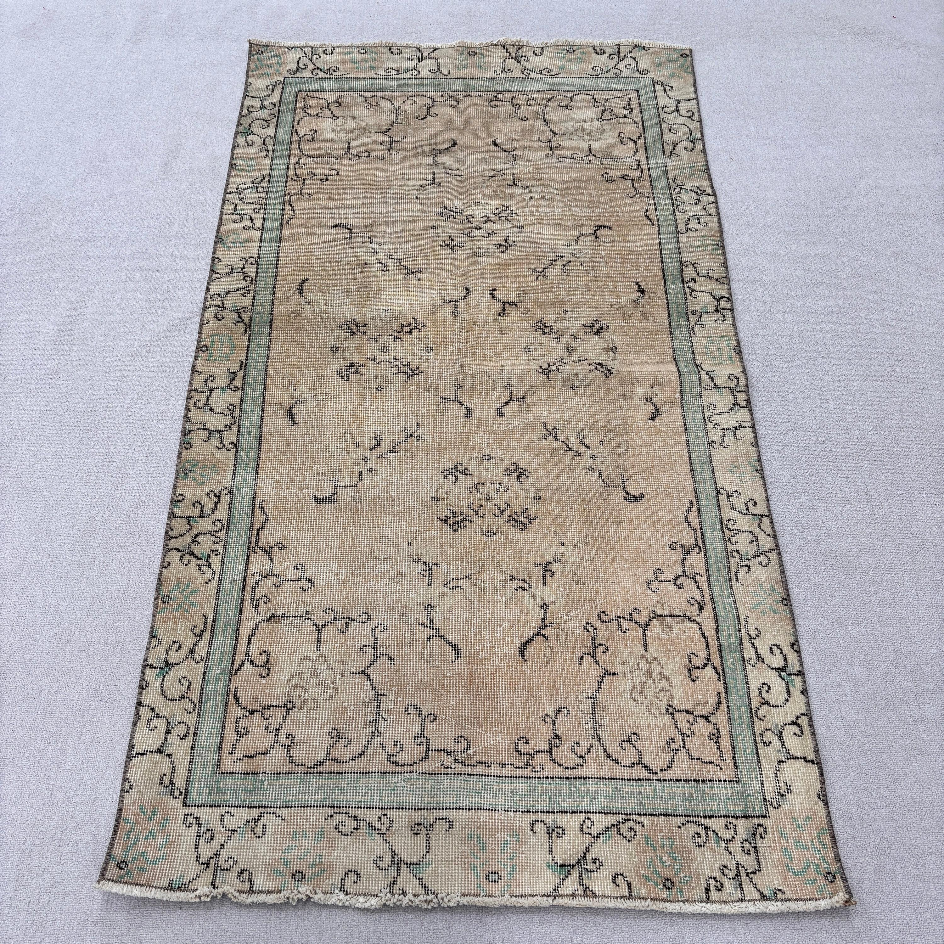 3.5x6.3 ft Aksan Halıları, Anadolu Halıları, Vintage Aksan Halıları, Çocuk Halısı, Bej Yatak Odası Halısı, Türk Halıları, Antika Halılar, Vintage Halılar