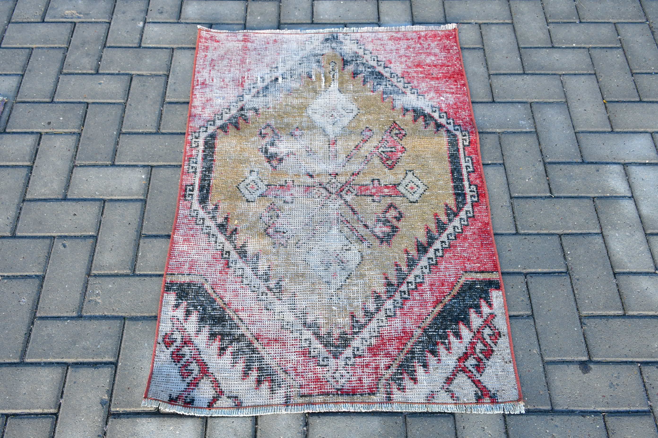 Türk Halıları, 2.6x3.5 ft Küçük Halı, Vintage Halılar, Kapı Paspası Halıları, Kırmızı Yün Halı, Soğuk Halı, Araba Paspas Halıları, Mutfak Halıları