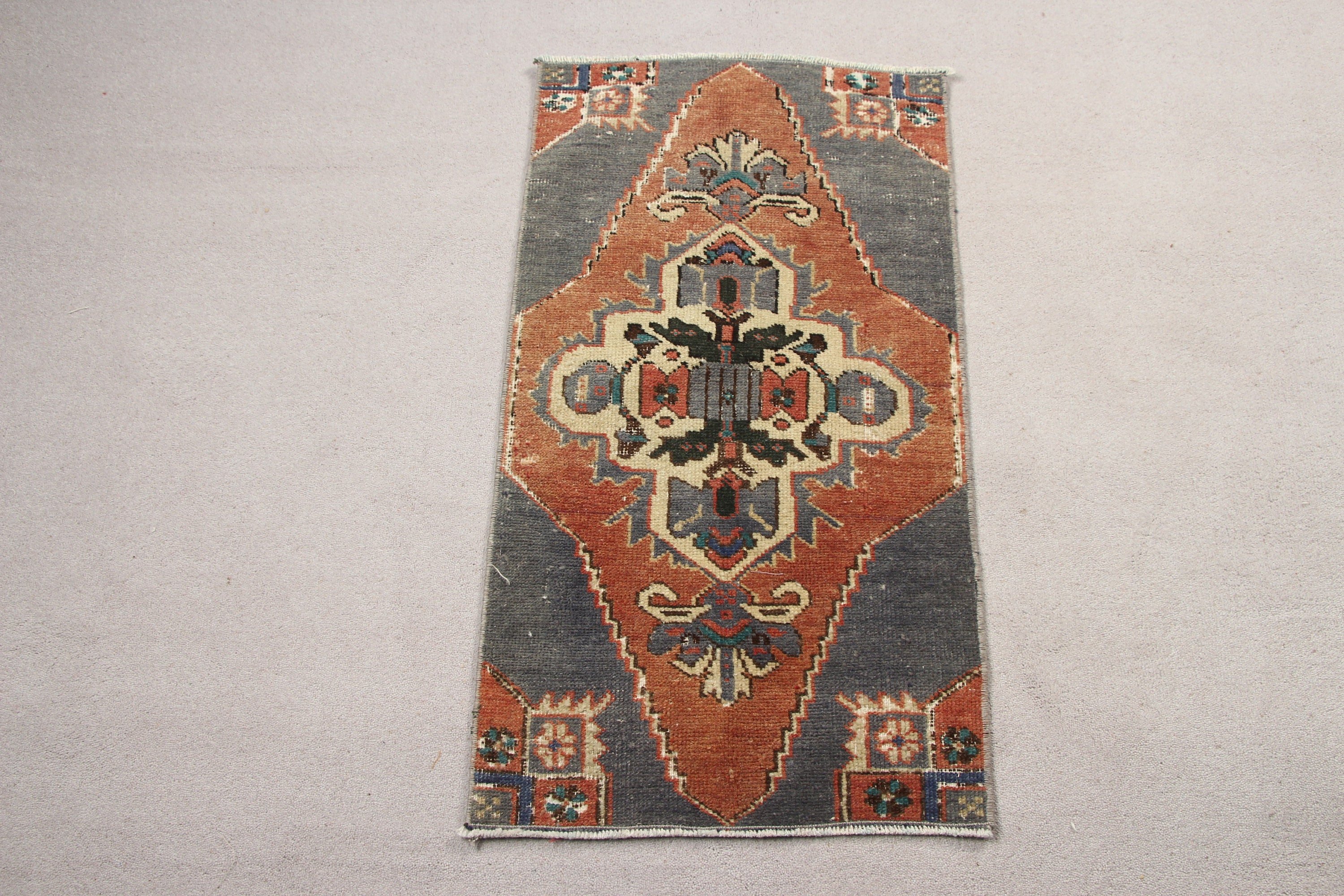Anatolian Rug, Gray Floor Rugs, Turkish Rug, Oriental Rugs, Tribal Rugs, Vintage Rug, 1.5x2.7 ft Small Rug, Wall Hanging Rug, Bath Rug