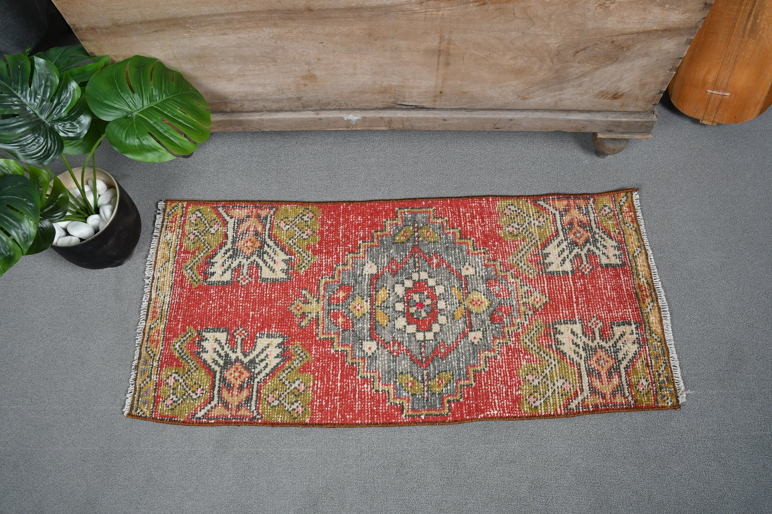 Duvara Asılı Halı, Anadolu Halısı, 1.5x3.3 ft Küçük Halı, Kırmızı Yer Halısı, Kapı Paspası Halıları, Vintage Halı, Kabile Halıları, Türk Halısı