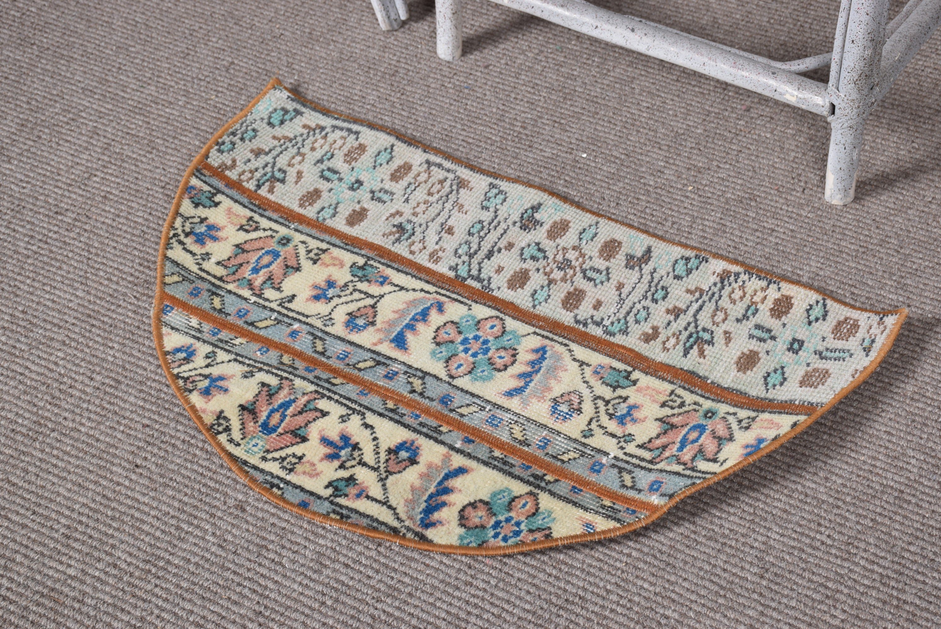 Vintage Rugs, Beige Wool Rug, 2.4x1.5 ft Small Rug, Bedroom Rug, Oriental Rug, Turkish Rug, Car Mat Rug, Rugs for Bathroom