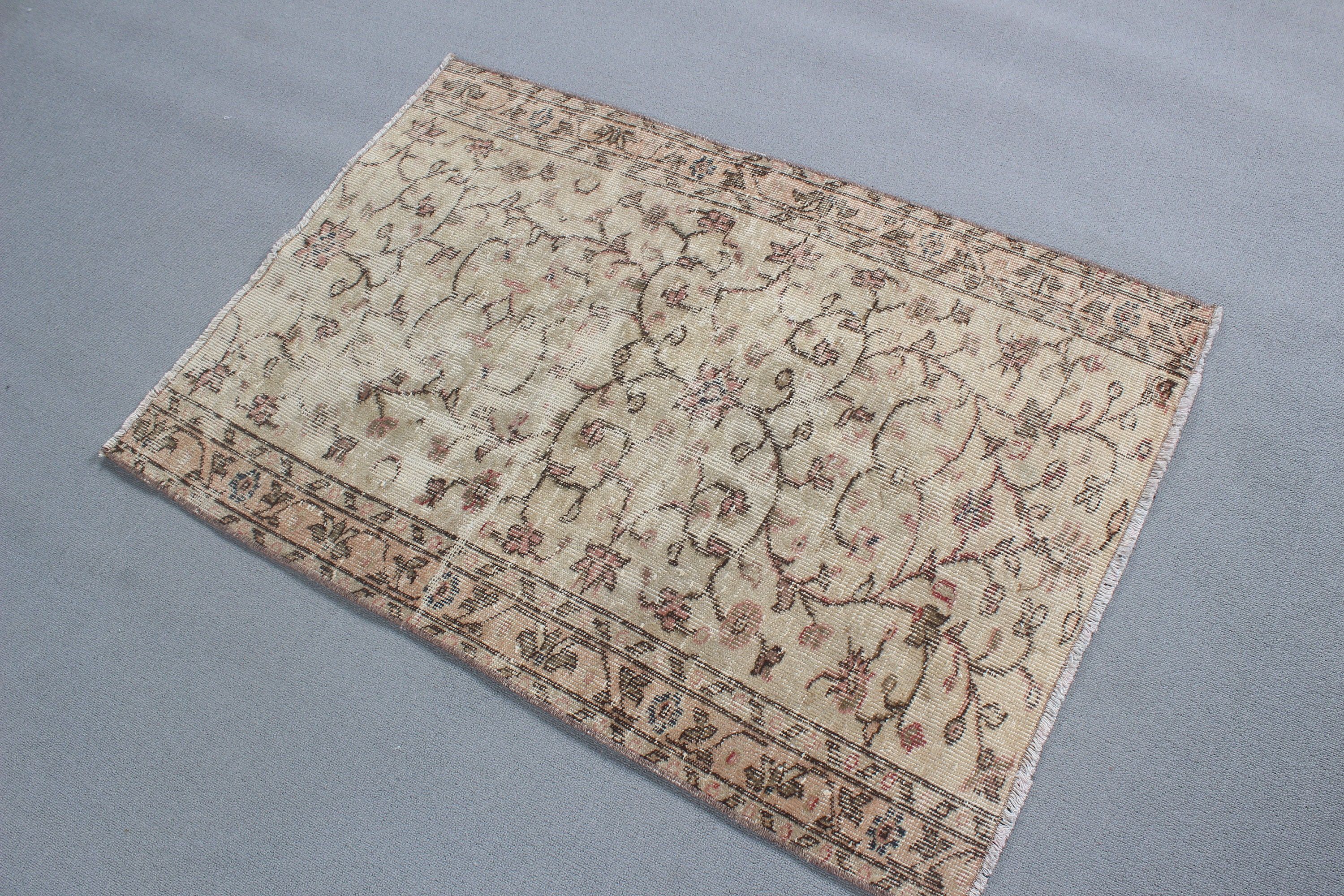 Havalı Halı, Vintage Halı, Çocuk Halıları, Bej Antika Halı, Anadolu Halısı, Bohem Halıları, Küçük Alan Halıları, Türk Halısı, 2,7x3,9 ft Küçük Halı