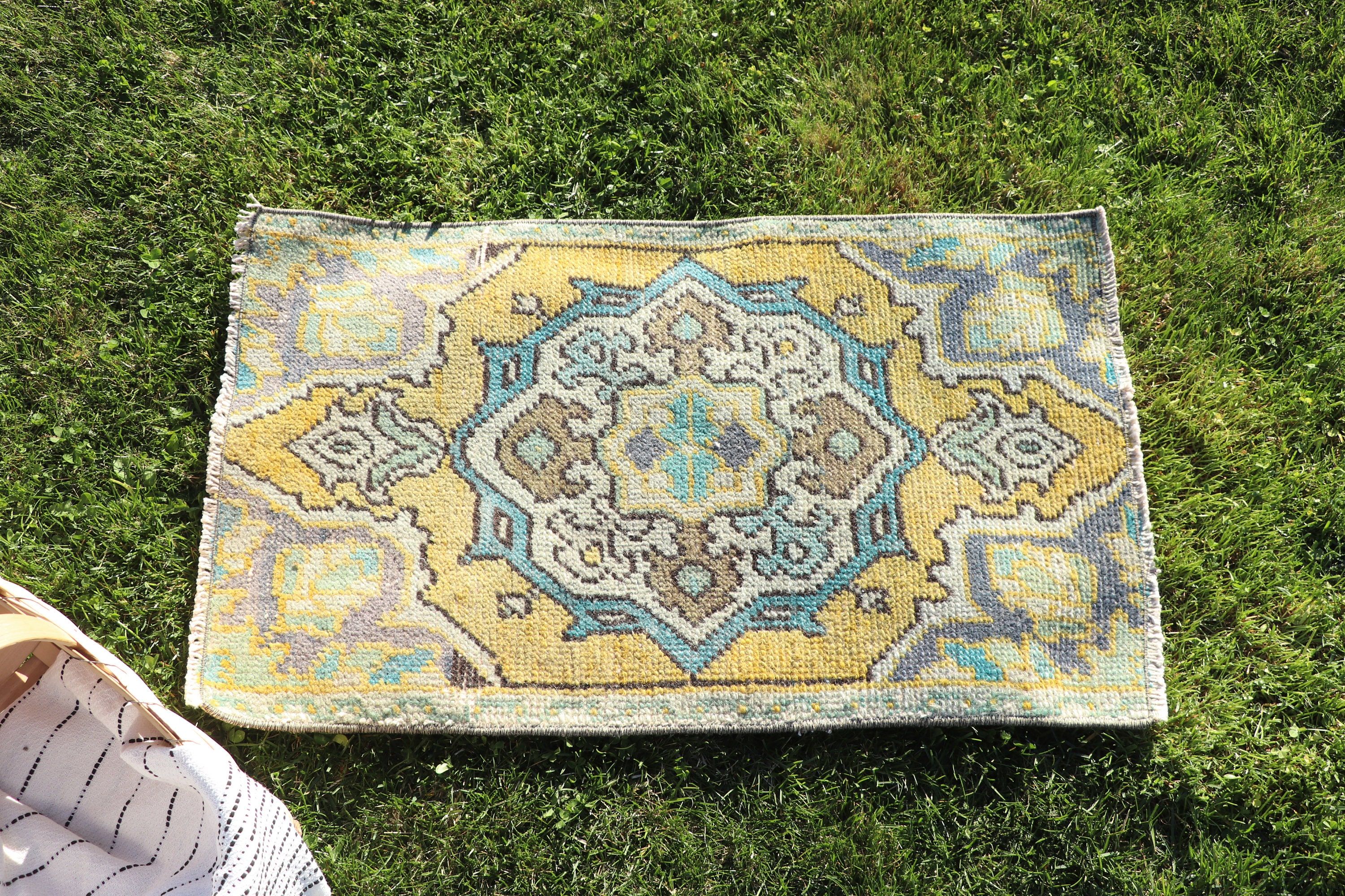 1.4x2.4 ft Küçük Halılar, Paspas Halısı, Vintage Halılar, Yer Halıları, Türk Halıları, Sarı Fas Halısı, Oryantal Halılar, Yatak Odası Halıları, Mutfak Halıları