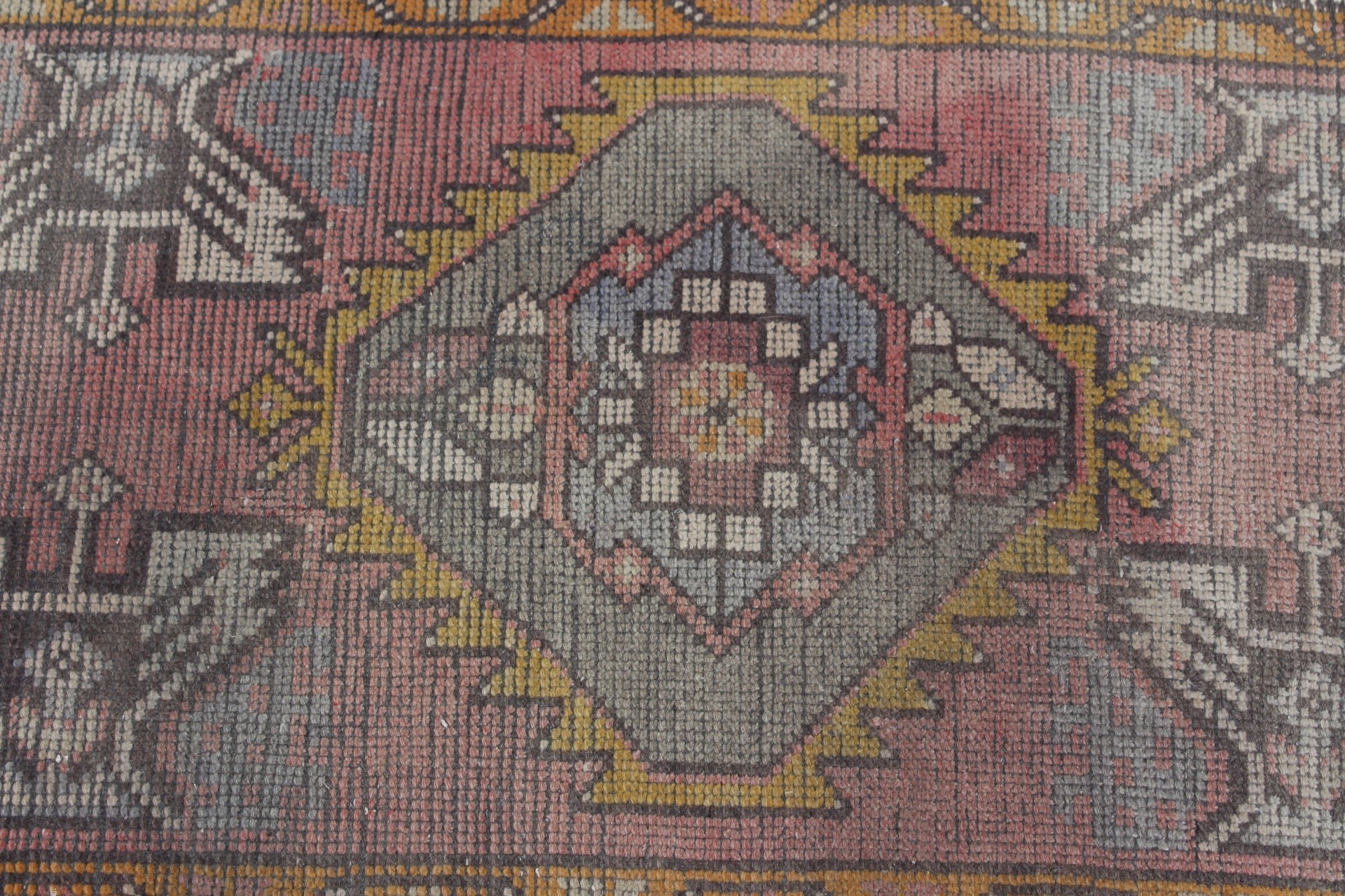 1.8x3 ft Küçük Halı, Türk Halısı, Vintage Halı, Giriş Halısı, Eski Halı, Giriş Halıları, Anadolu Halısı, Araba Paspas Halısı, Antika Halı, Pembe Yatak Odası Halısı