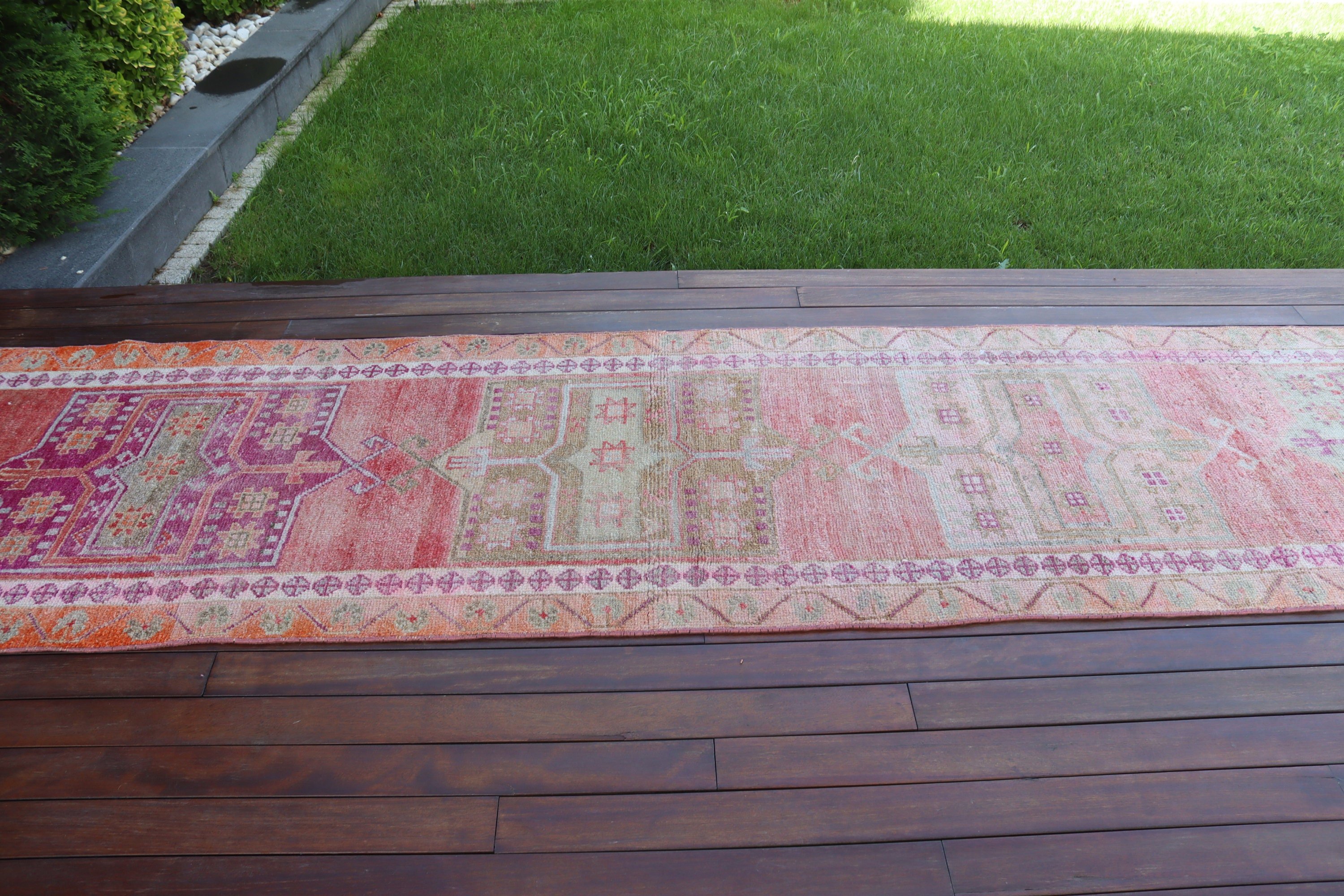 Geometrik Halılar, Vintage Halı, Kırmızı Antika Halı, Merdiven Halıları, Koridor Halısı, 2,9x14,4 ft Yolluk Halıları, Mutfak Halısı, Oushak Halıları, Türk Halısı