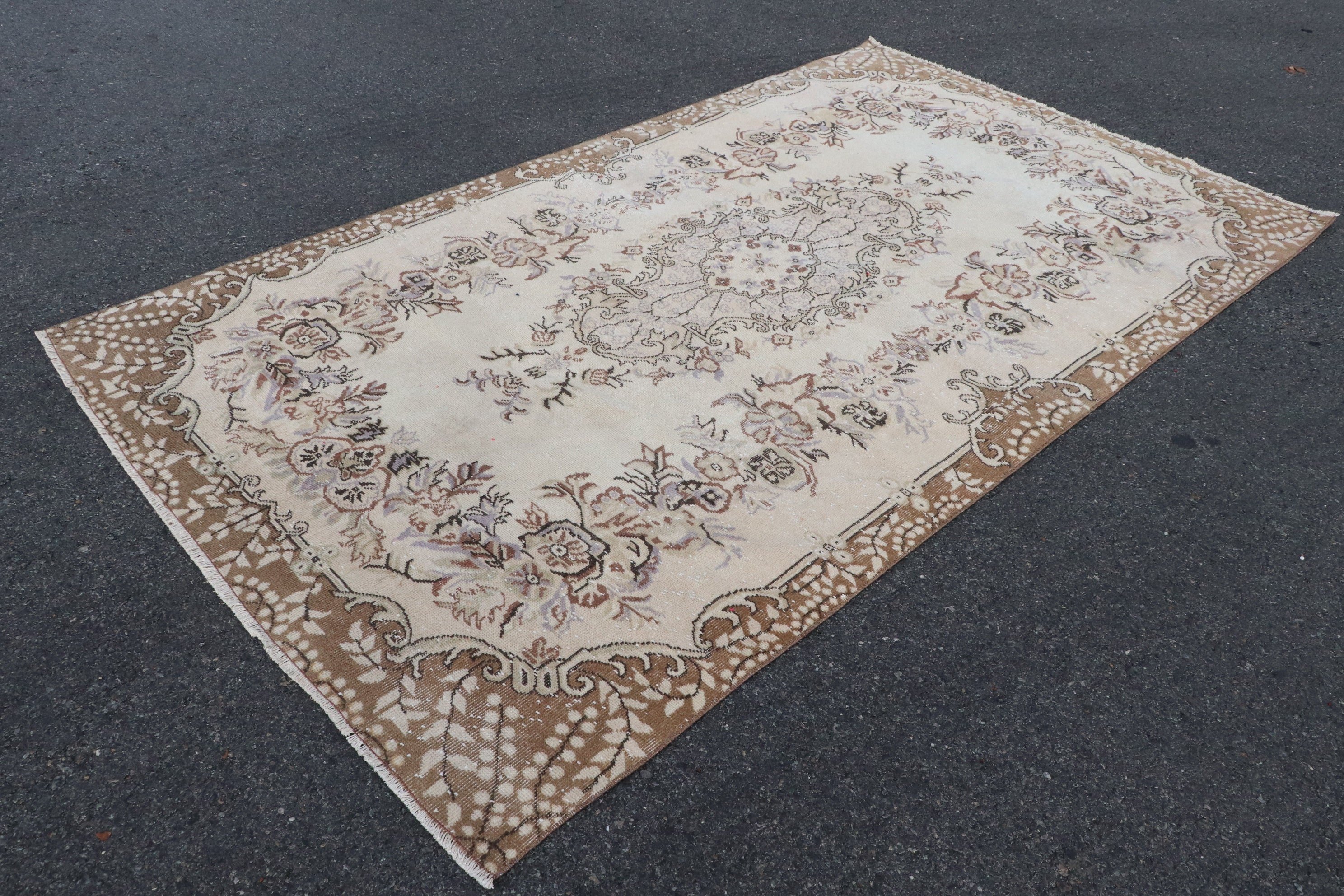 Anadolu Halısı, Yemek Odası Halısı, Bej 5.5x9.5 ft Büyük Halı, Soğuk Halı, Türk Halısı, Vintage Halı, Yatak Odası Halısı, Eskitilmiş Halı