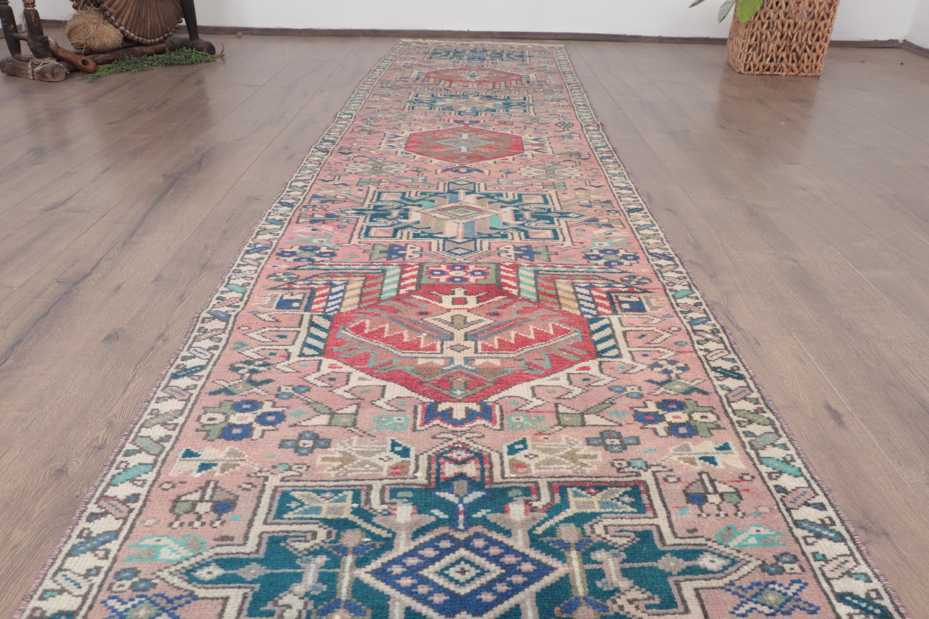 Pembe Antika Halı, Yer Halıları, Türk Halısı, 2.4x10.7 ft Runner Halıları, Vintage Runner Halısı, Açıklama Halıları, Vintage Halı, Beni Ourain Runner Halısı