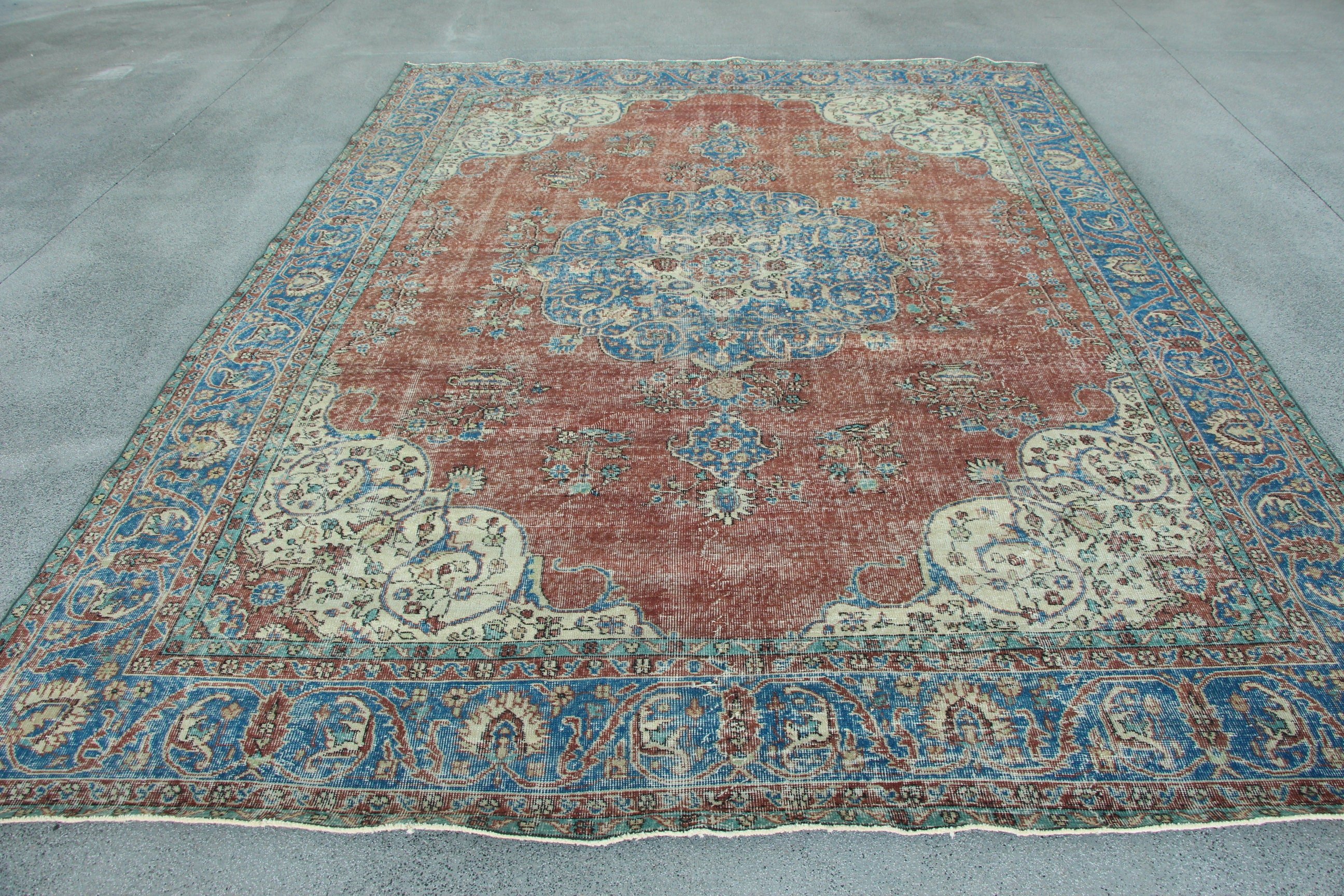 Oversize Vintage Rug, Vintage Rugs, Red Luxury Rug, Handwoven Rugs, 8.2x11.2 ft Oversize Rug, Antique Rug, Turkish Rug, Salon Rug