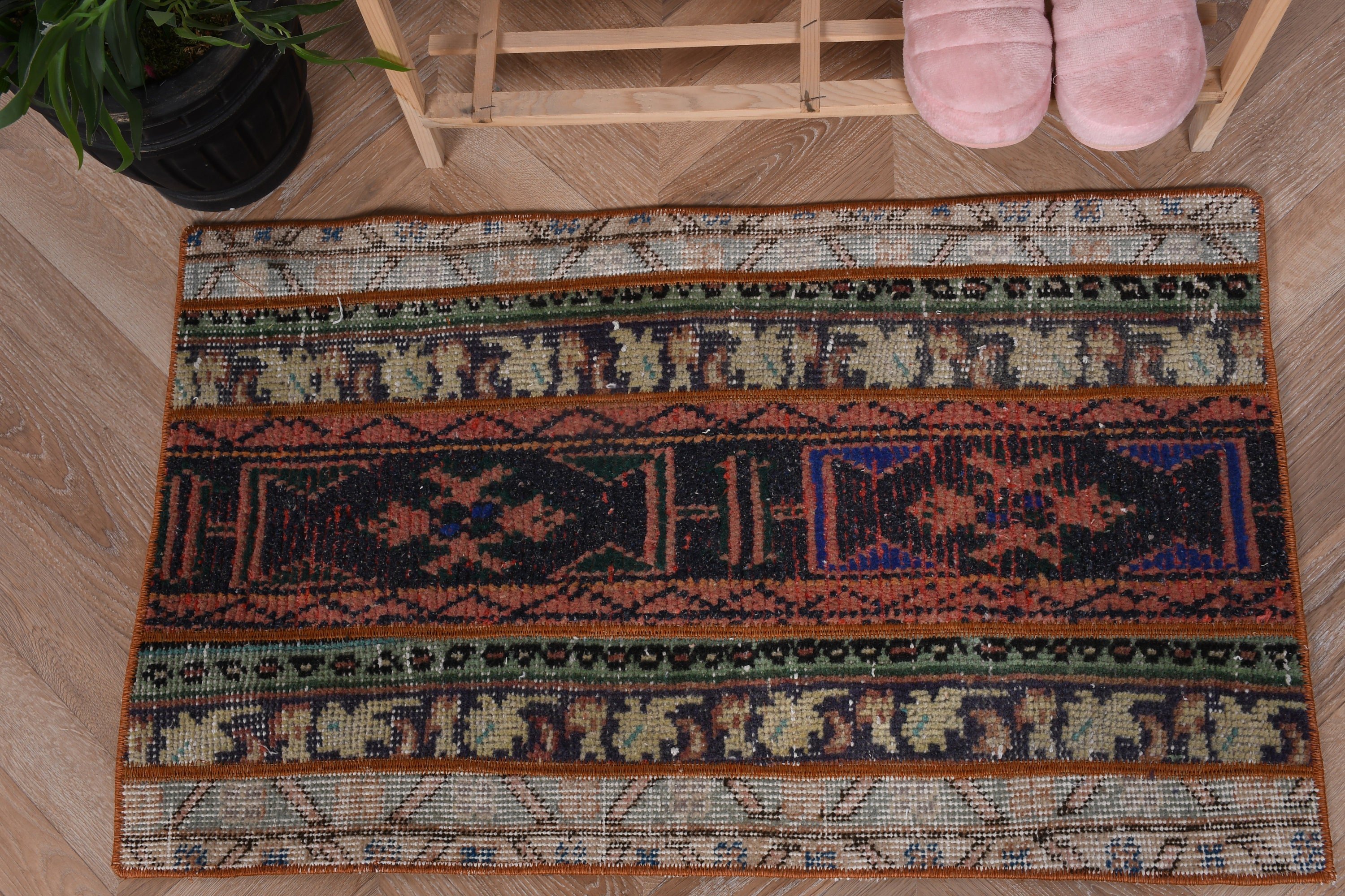 Yün Halı, Türk Halıları, Yer Halısı, Vintage Halı, 1.7x2.8 ft Küçük Halı, Yeşil Yün Halı, Yatak Odası Halıları, Duvara Asılı Halı, Giriş Halıları