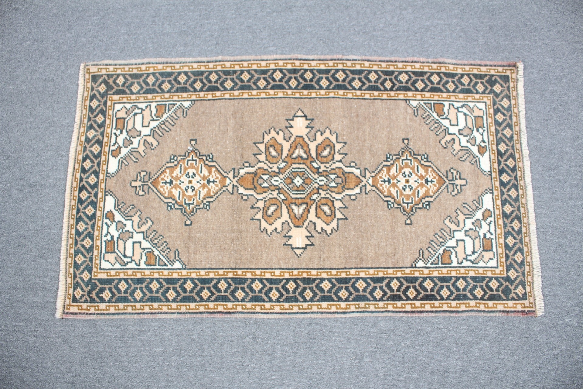 Kahverengi Fas Halısı, Türk Halısı, Havalı Halı, Vintage Halı, Ev Dekor Halısı, 1.9x3.3 ft Küçük Halı, Banyo Halıları, Giriş Halısı, Mutfak Halıları