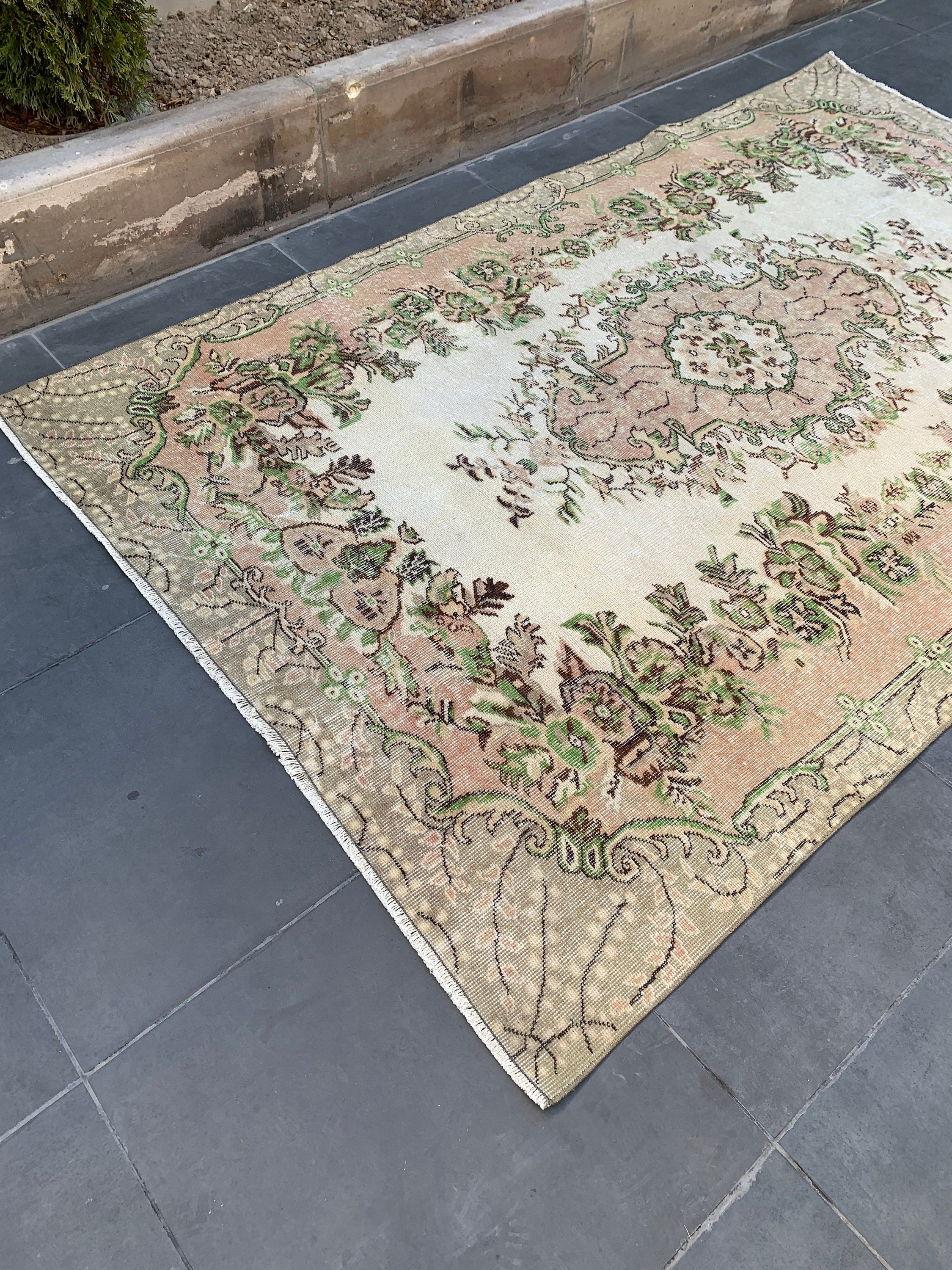 Anatolian Rugs, Vintage Rug, Beige  5.5x8.8 ft Large Rug, Cool Rugs, Bedroom Rug, Dining Room Rugs, Turkish Rug, Art Rugs