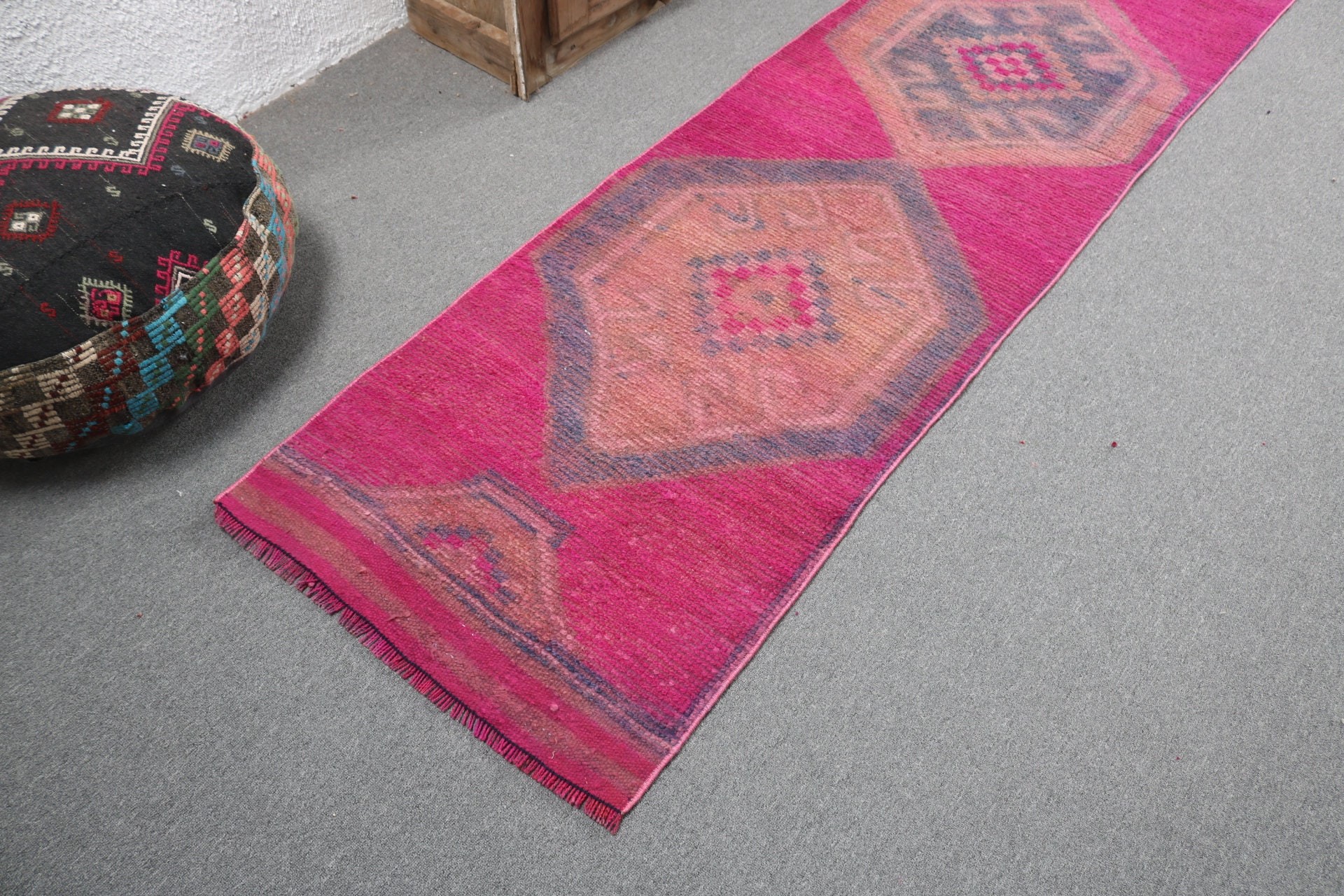 Koridor Halıları, Pembe 2.4x10.7 ft Runner Halıları, Dekoratif Halılar, Türk Halısı, Lüks Halı, Merdiven Halıları, Bildiri Halısı, Vintage Halı