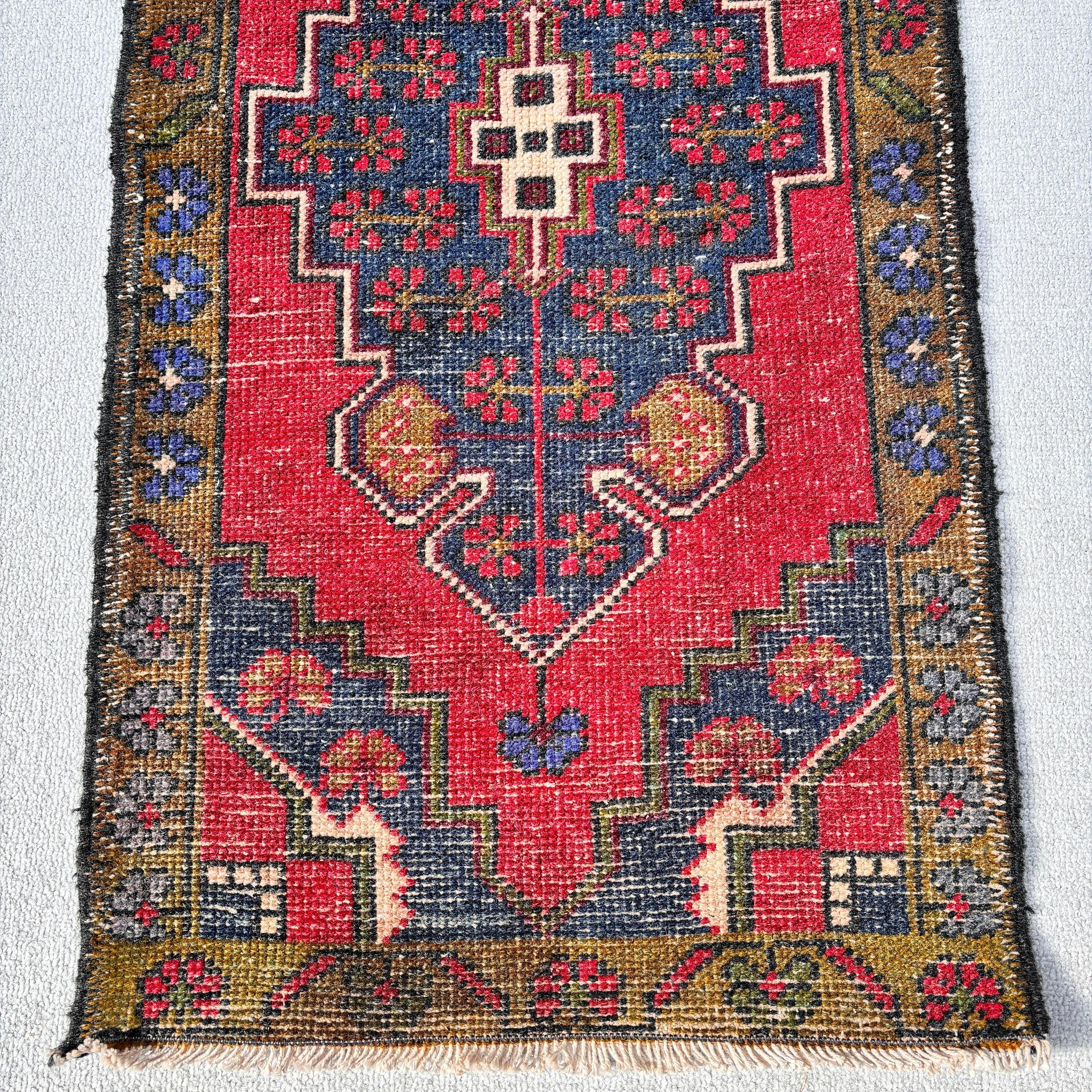 Mutfak Halısı, Kırmızı Anadolu Halıları, 1.7x3.7 ft Küçük Halı, Paspas Halısı, Türk Halısı, Yatak Odası Halısı, Aztek Halısı, Vintage Halılar