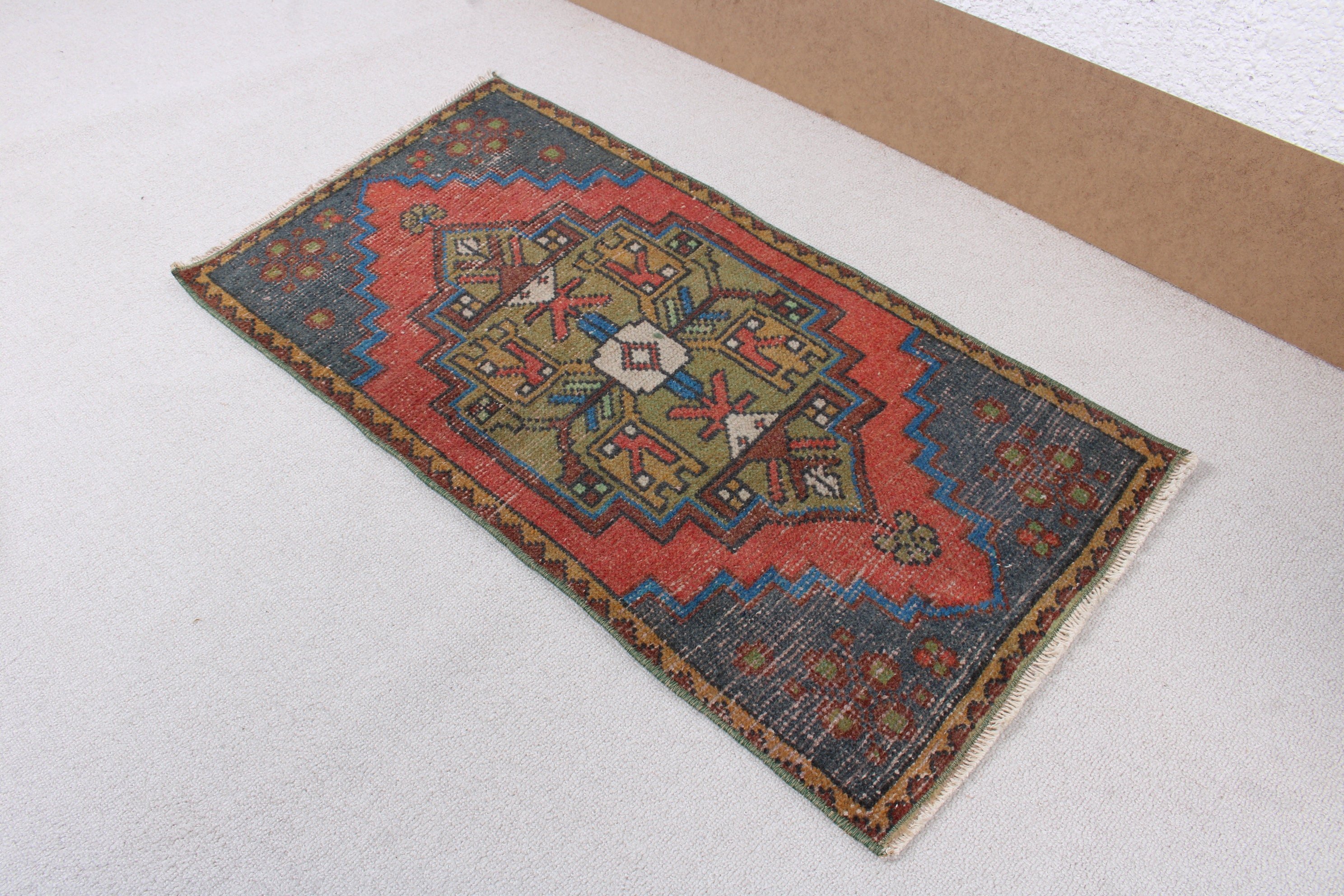 Çocuk Halısı, Vintage Halı, Mutfak Halıları, 1.6x3.1 ft Küçük Halı, Küçük Alan Halısı, Oushak Halıları, Türk Halıları, Mavi Anadolu Halısı, Modern Halı